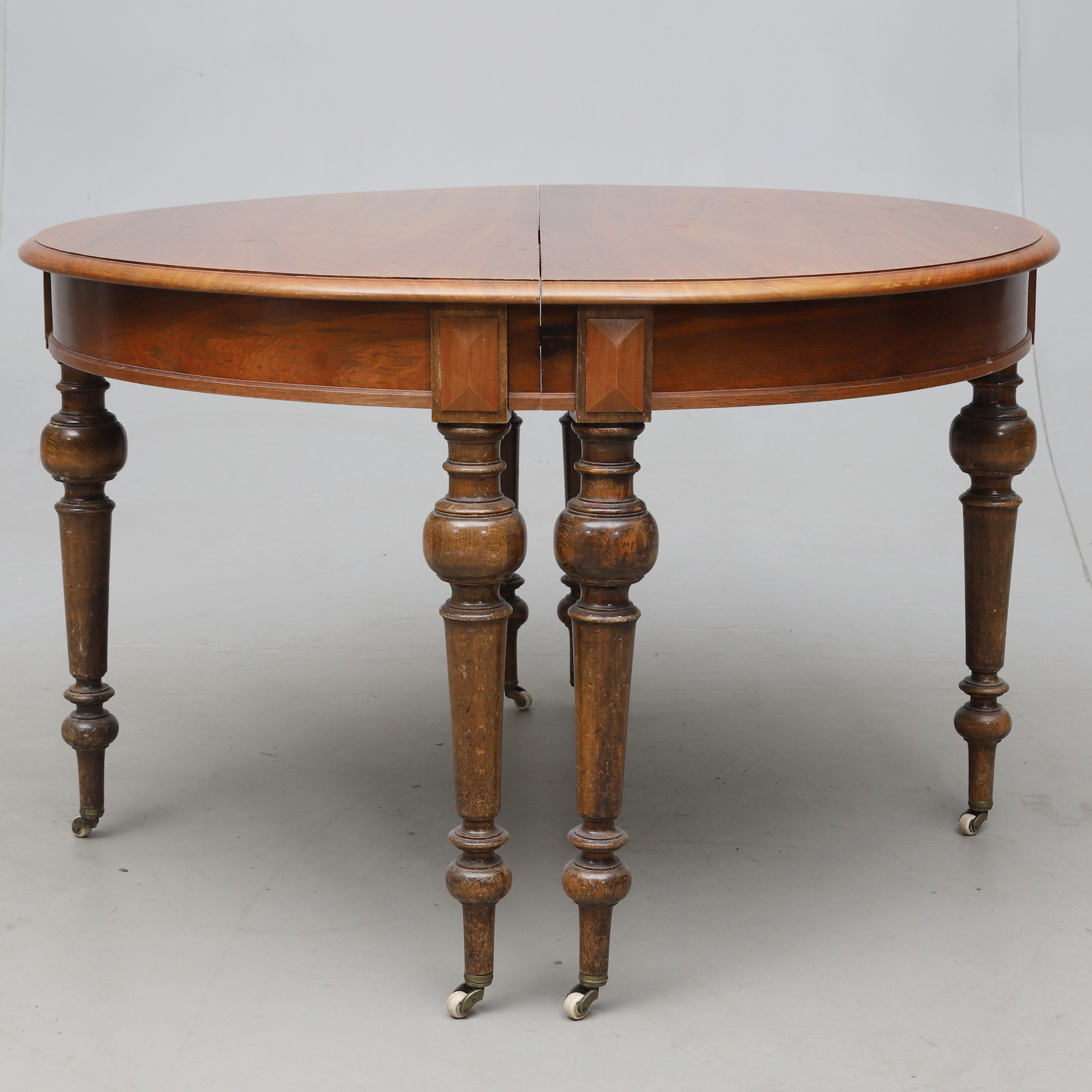 BORD, s.k. halvmånebord, 2 st, 18-/1900-tal.