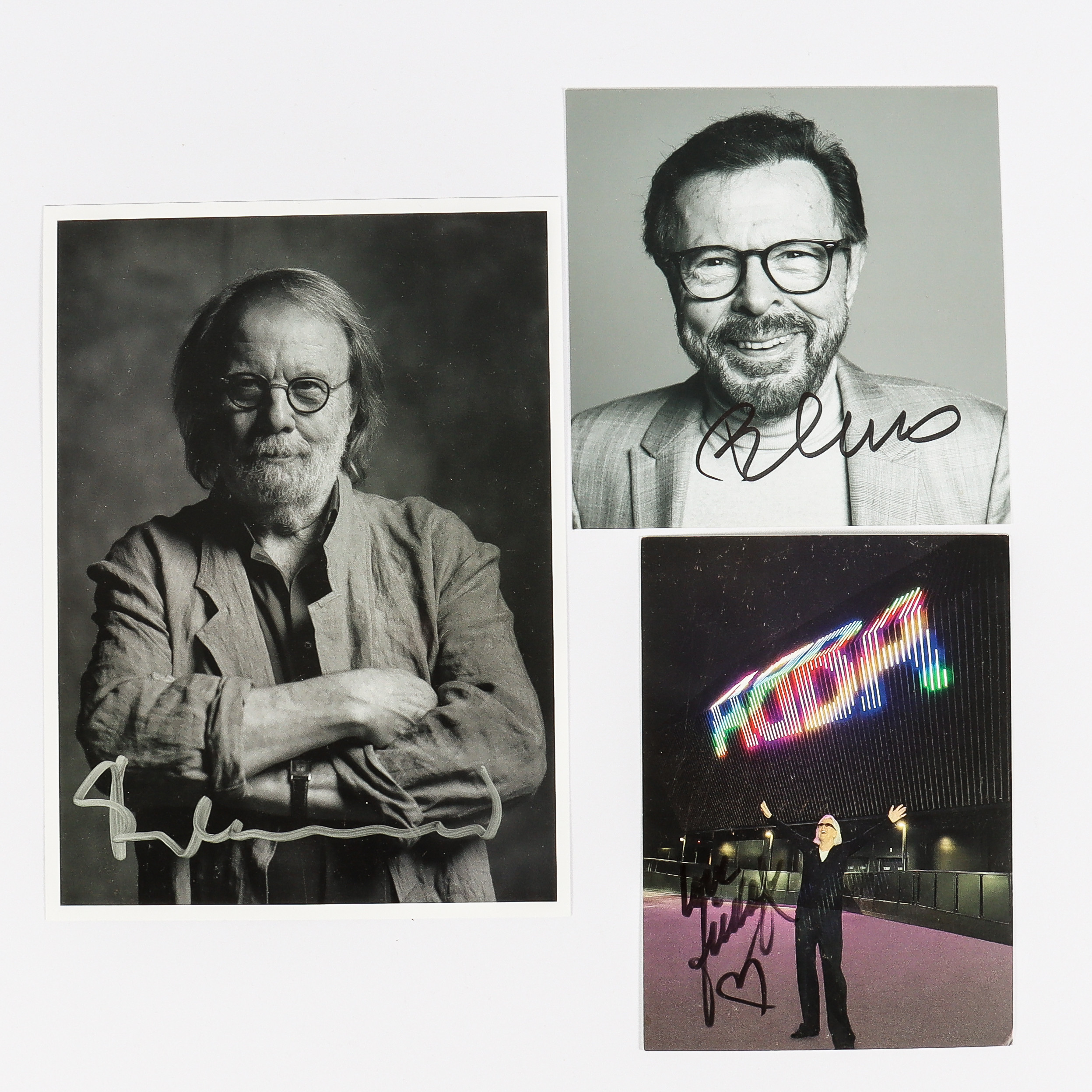 AUTOGRAFER ABBA, 3 foton med autografer.