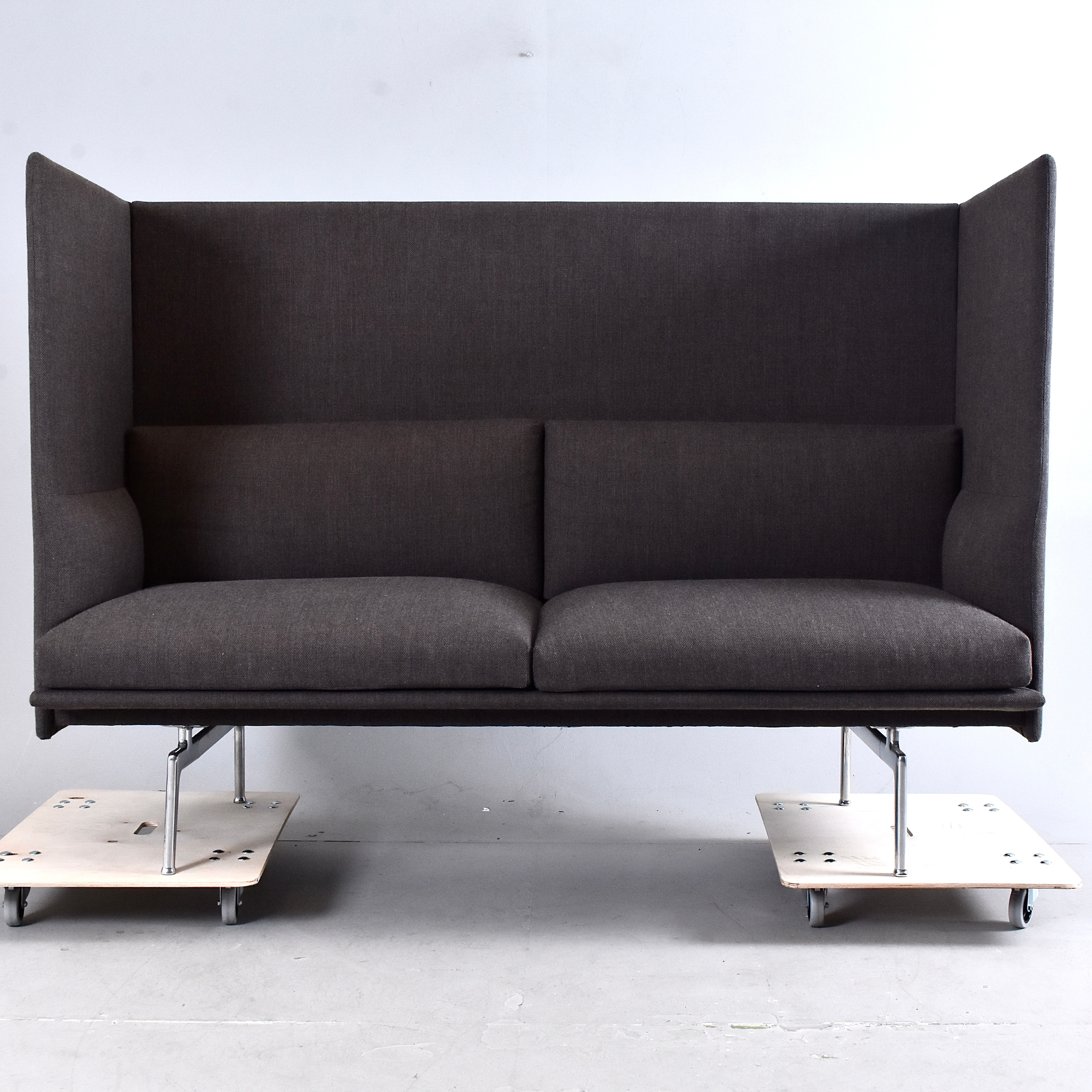 SOFFA, 2-sits, "Outline", Muuto, highback.