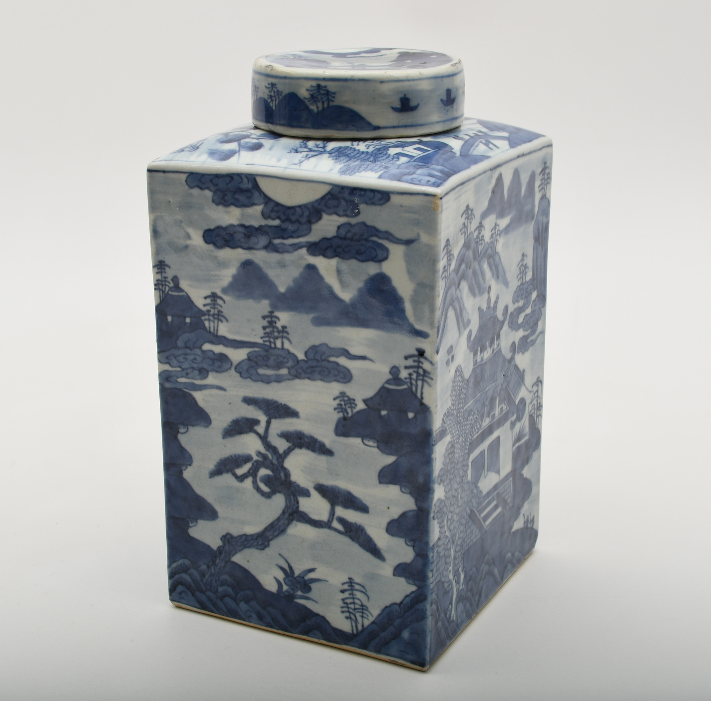 KINA. Tekruka med lock, Qing, sent 1700-tal.
