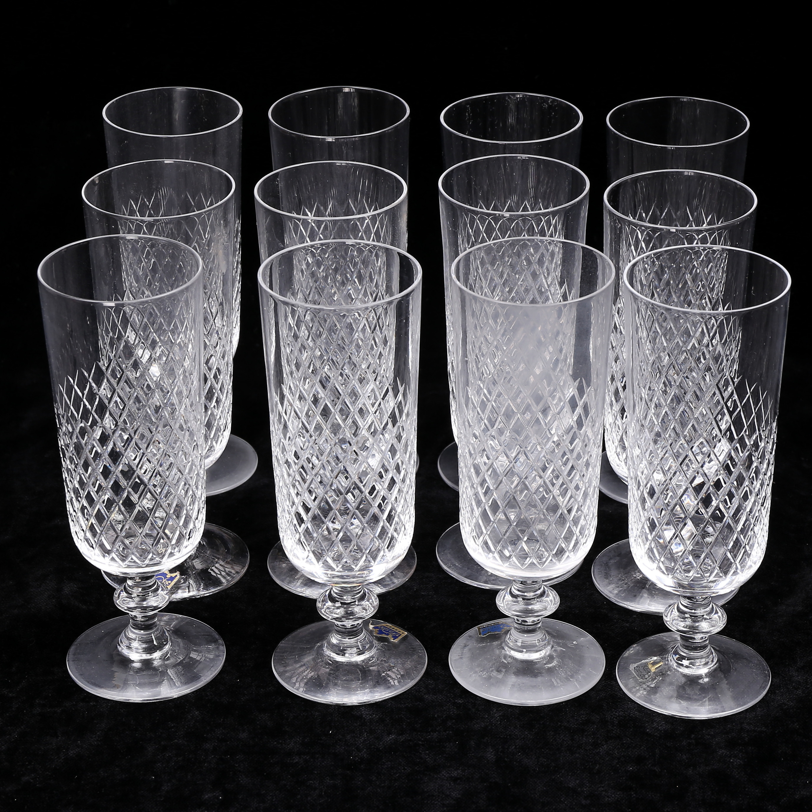 VICKE LINDSTRAND. "Diamant", champagneglas, 12 st, rutslipade, Kosta.