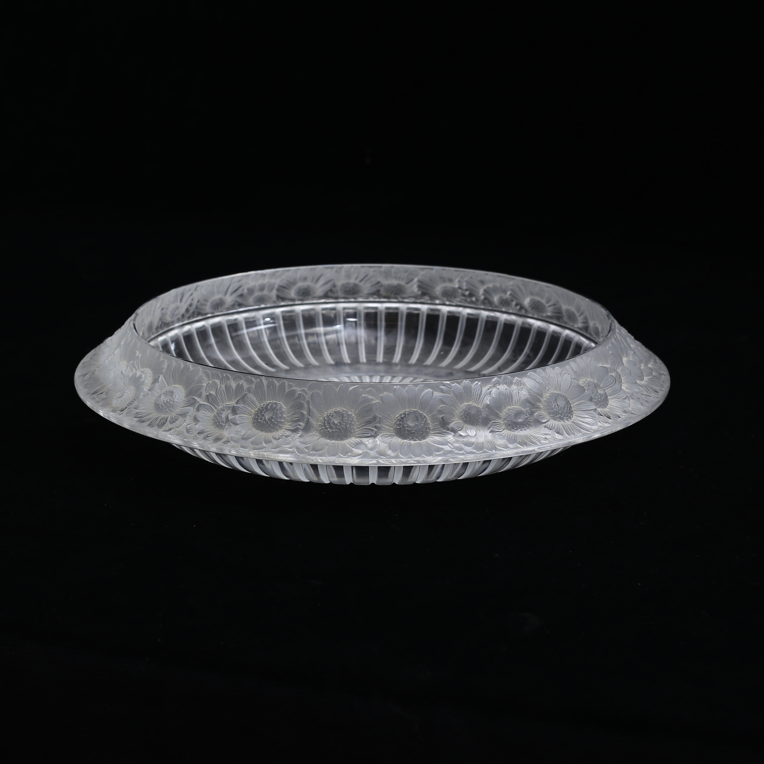 LALIQUE. Skålfat, glas, Frankrike.