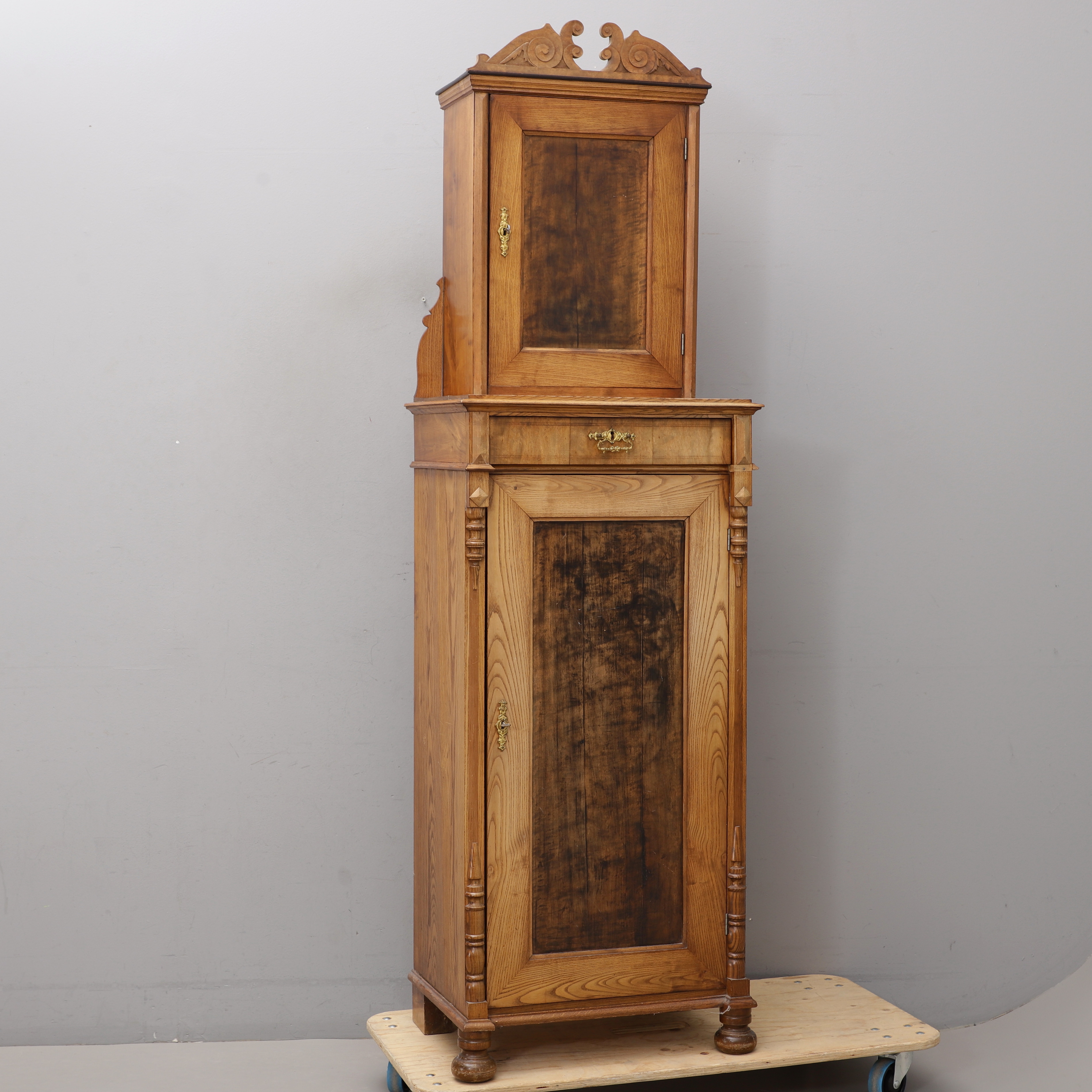 SKÅP, 1800/1900-tal.
