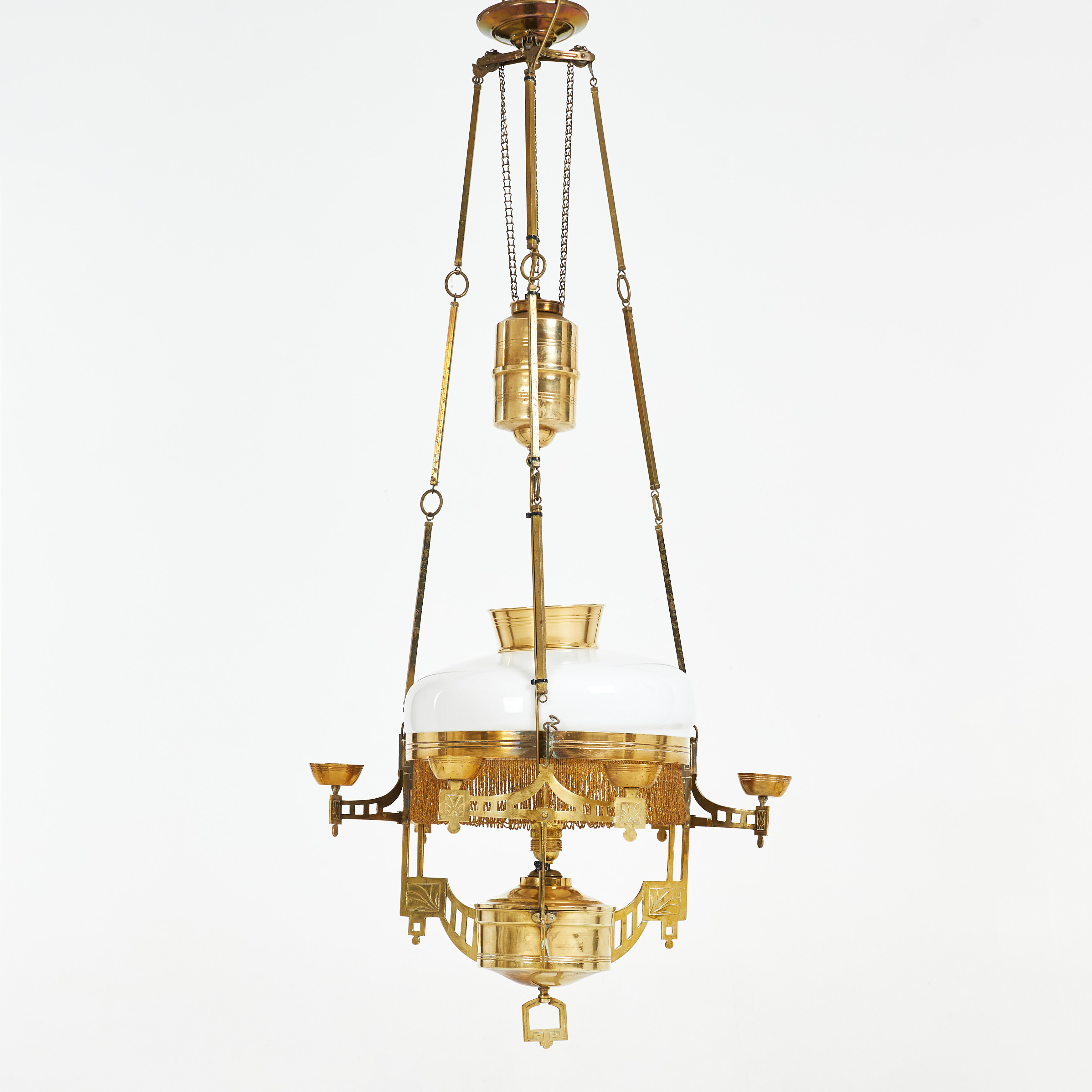 TAKFOTOGENLAMPA, omkring år 1900, mässing, glaskupa, elektrifierad samt för 6 stearinljus.