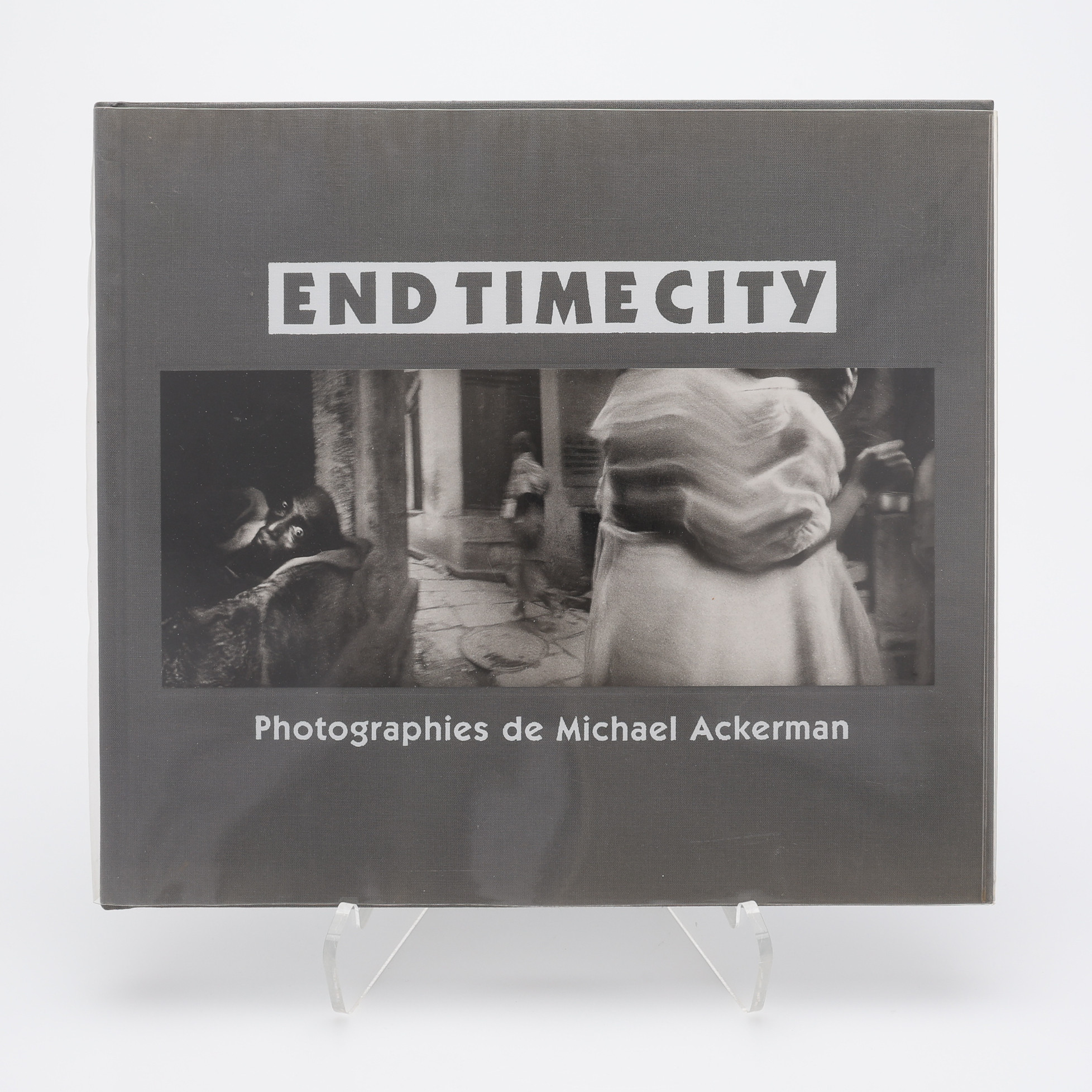 FOTO. DEN AMERIKANSKE FOTOGRAFEN MICHAEL ACKERMANS "END TIME CITY", 1999 - MED DATERAD DEDIKATION FRÅN MICHAEL ACKERMAN.