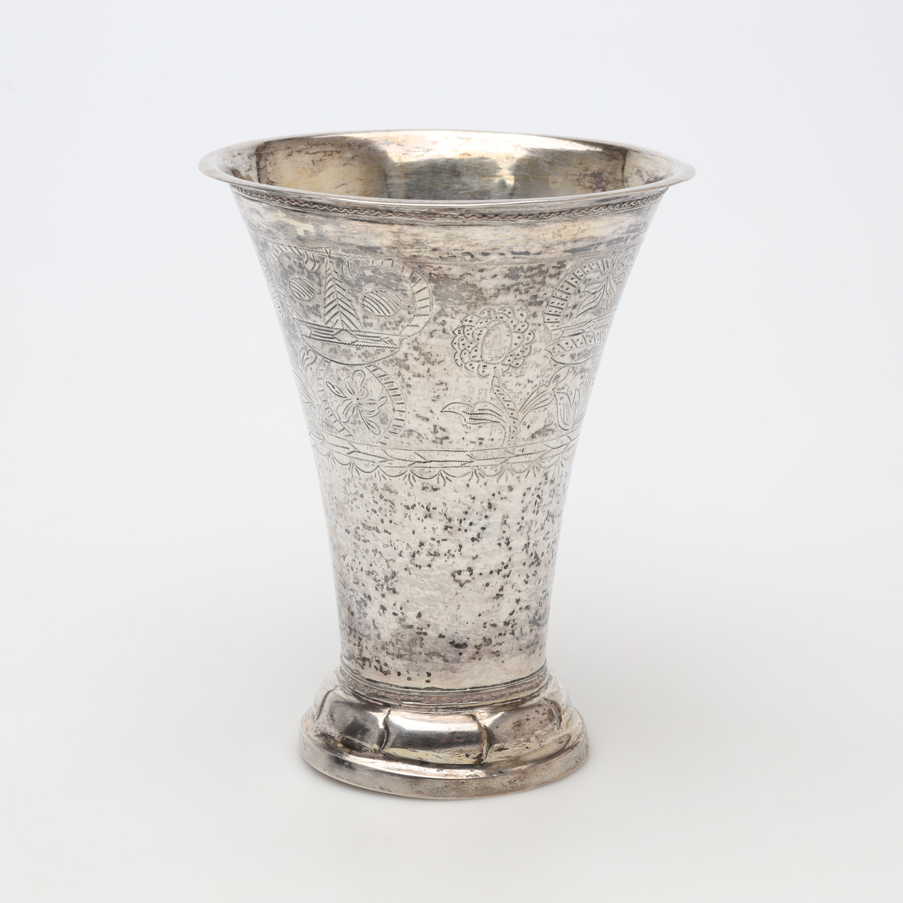 VAS, silver, vikt ca 230 gram.