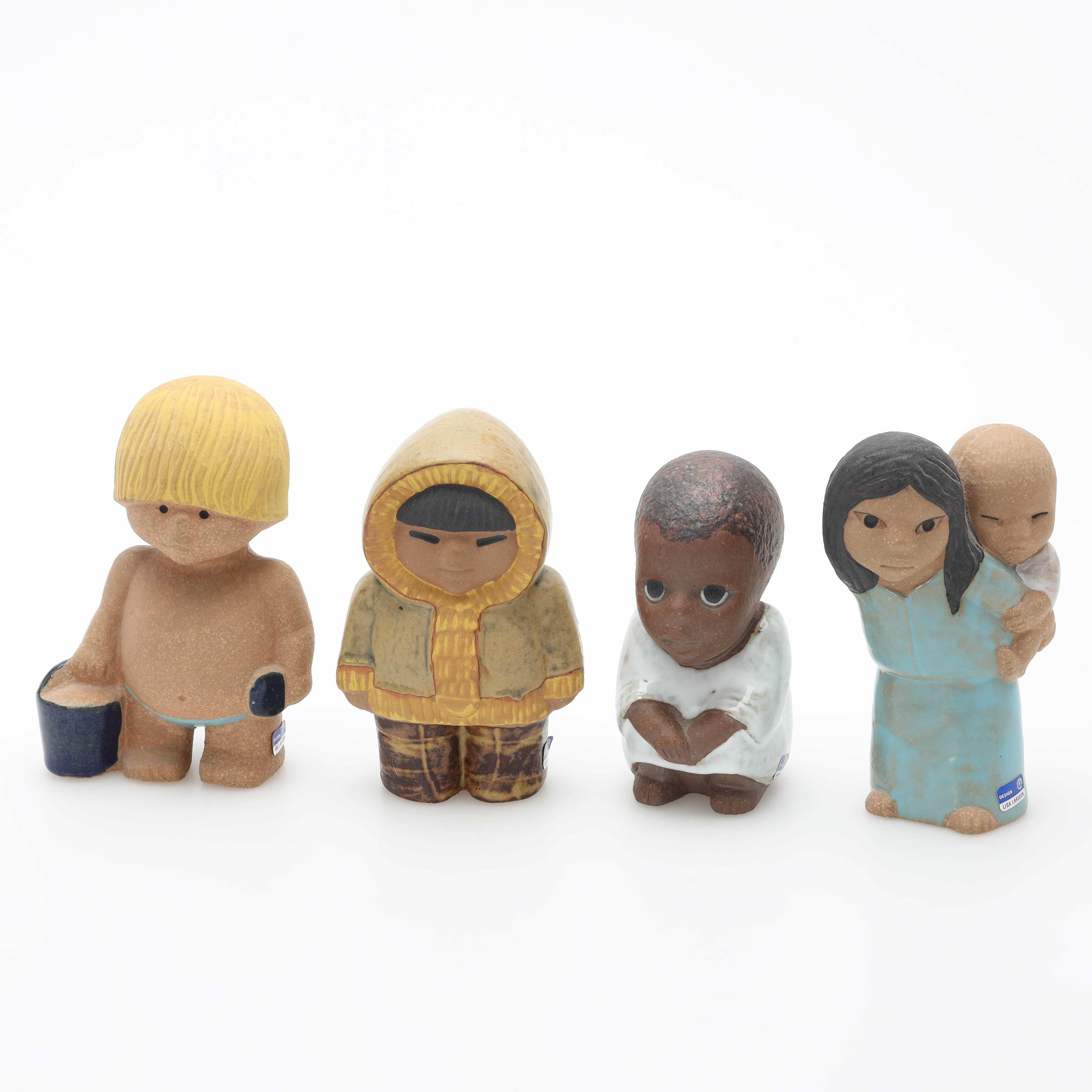 LISA LARSON. Figuriner, 4 st, stengods, ur serien "All världens barn", Gustavsberg.