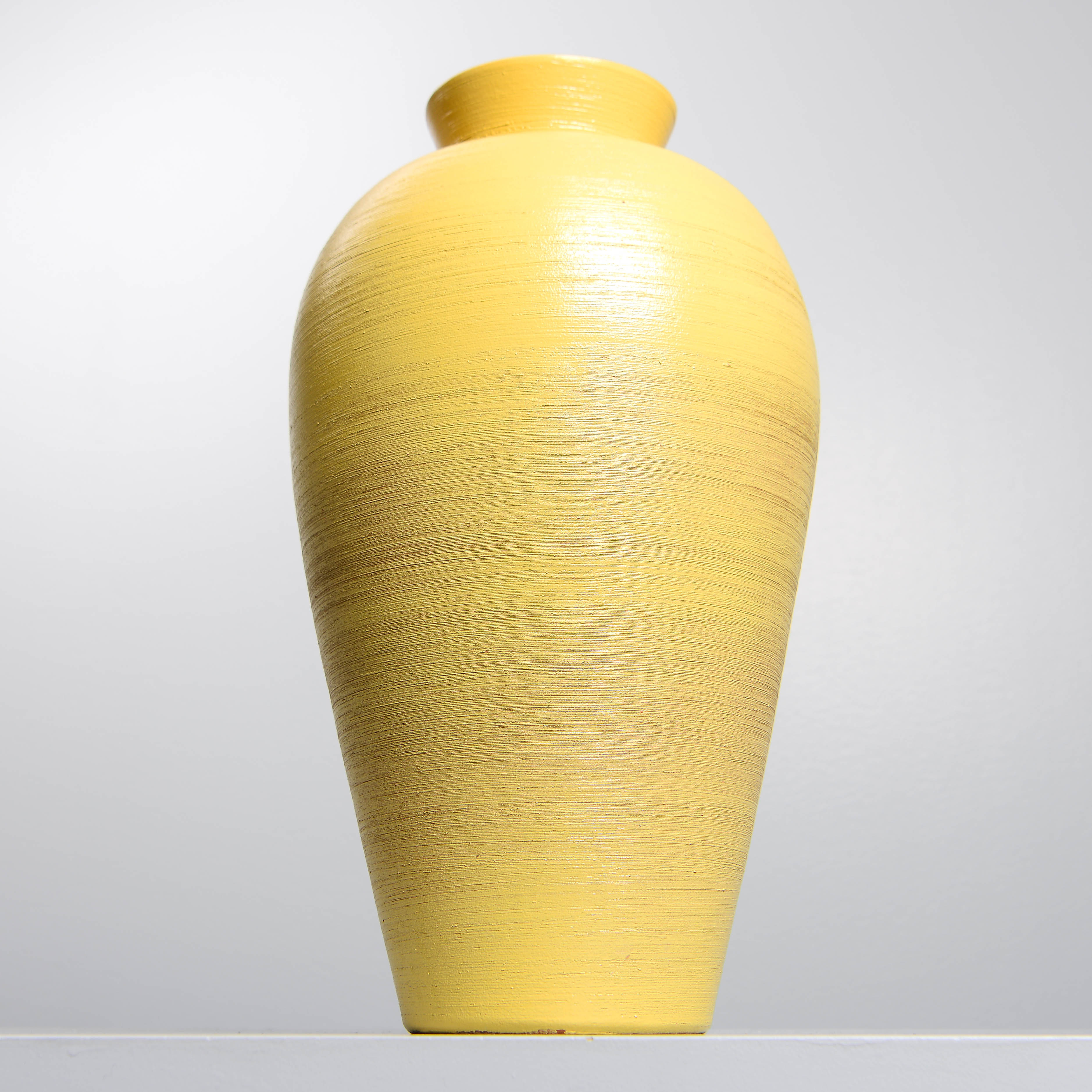 ANNA-LISA THOMSON. Golvvas, Swedish Modern, Upsala-Ekeby.