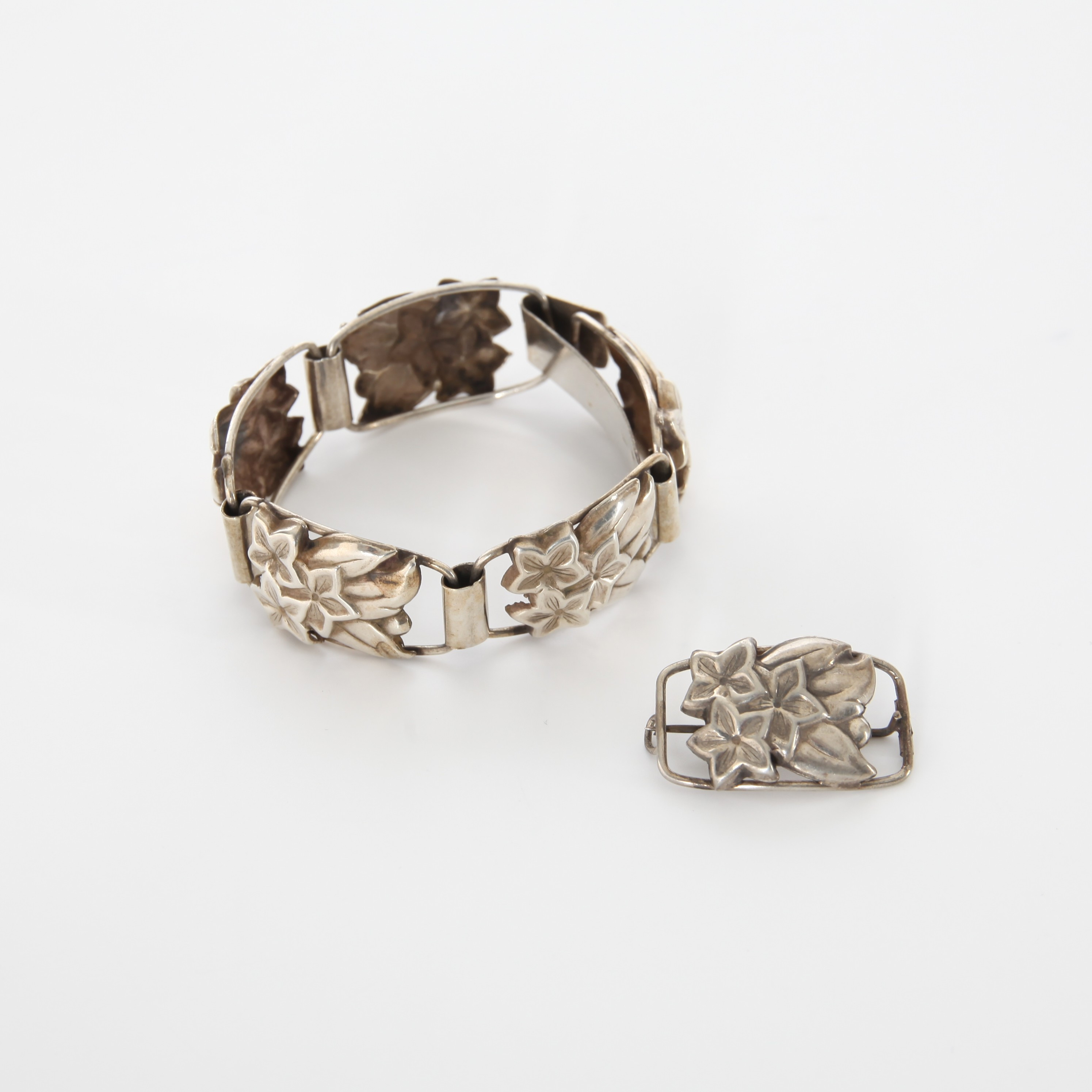 ARMBAND OCH BROSCH, silver, Grun & Co Ab Hugo, Stockholm, 1948.