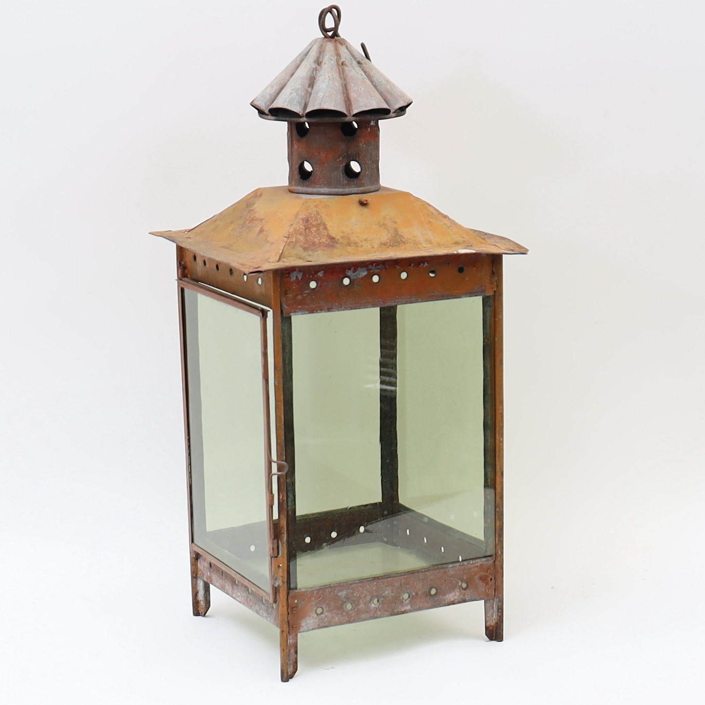 TAKLYKTA, 1800-tal, Bemålat plåt och infattat gröntonat glas.
