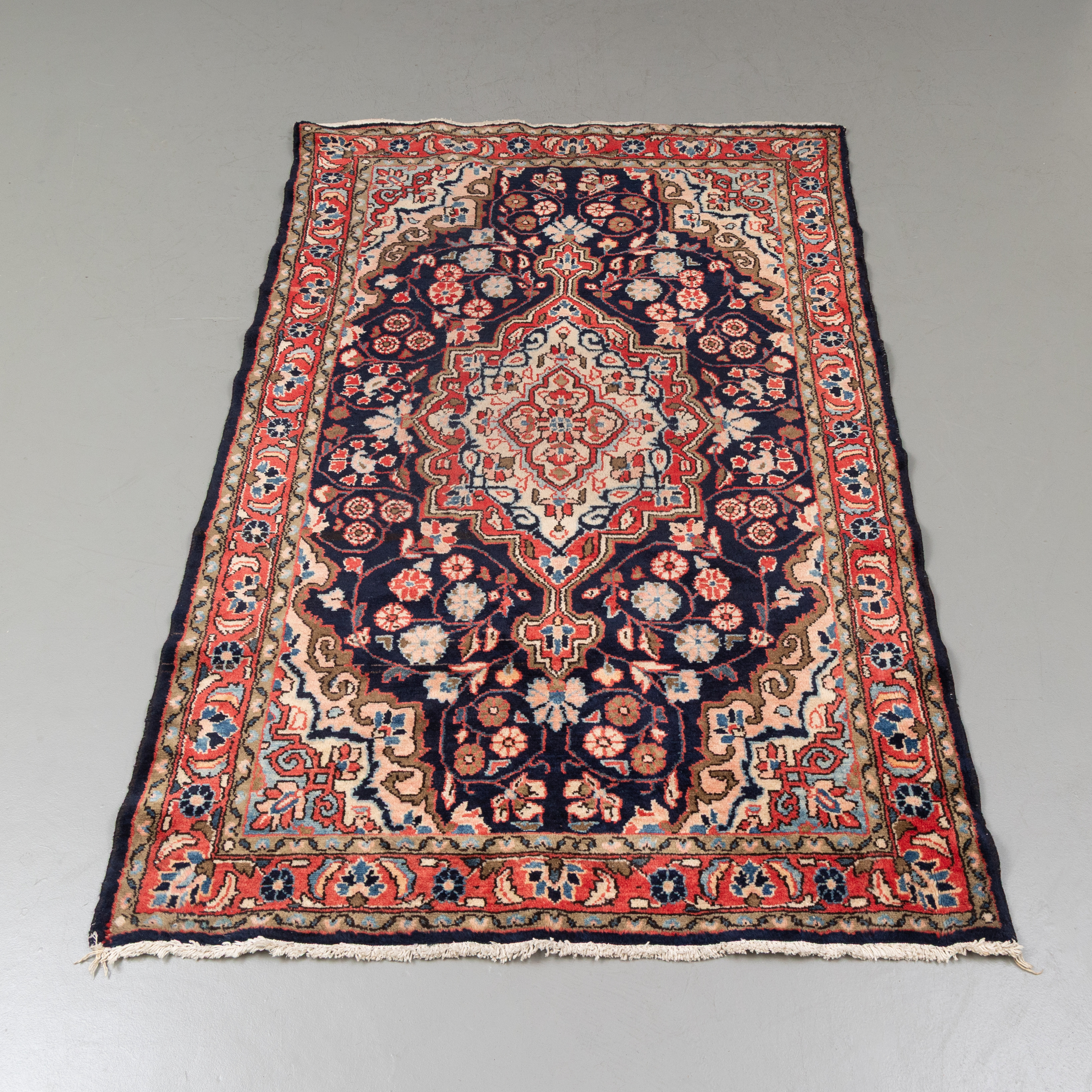 MATTA, Persien, mått 208x135 cm.
