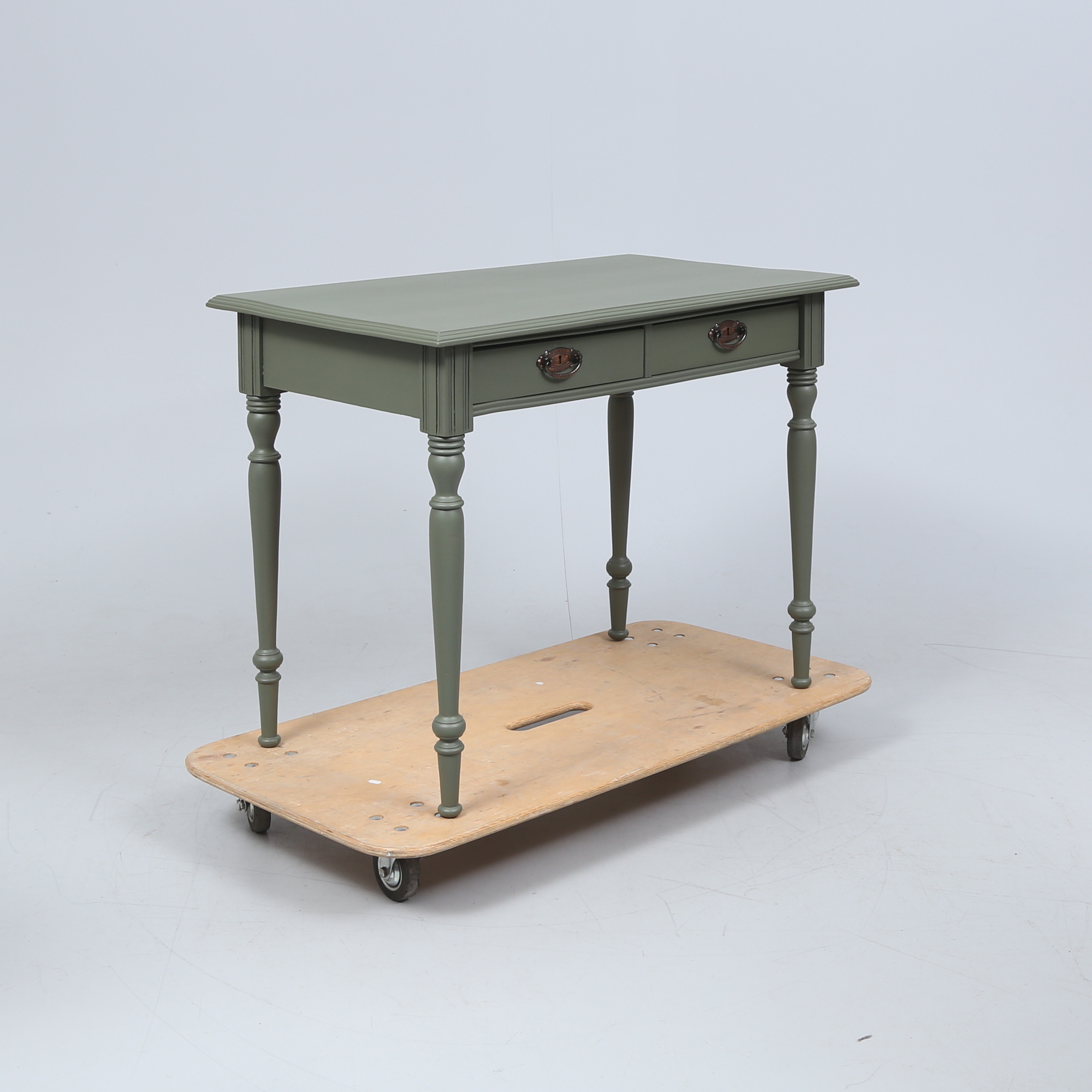 SKRIVBORD, bemålat, 1900-tal.