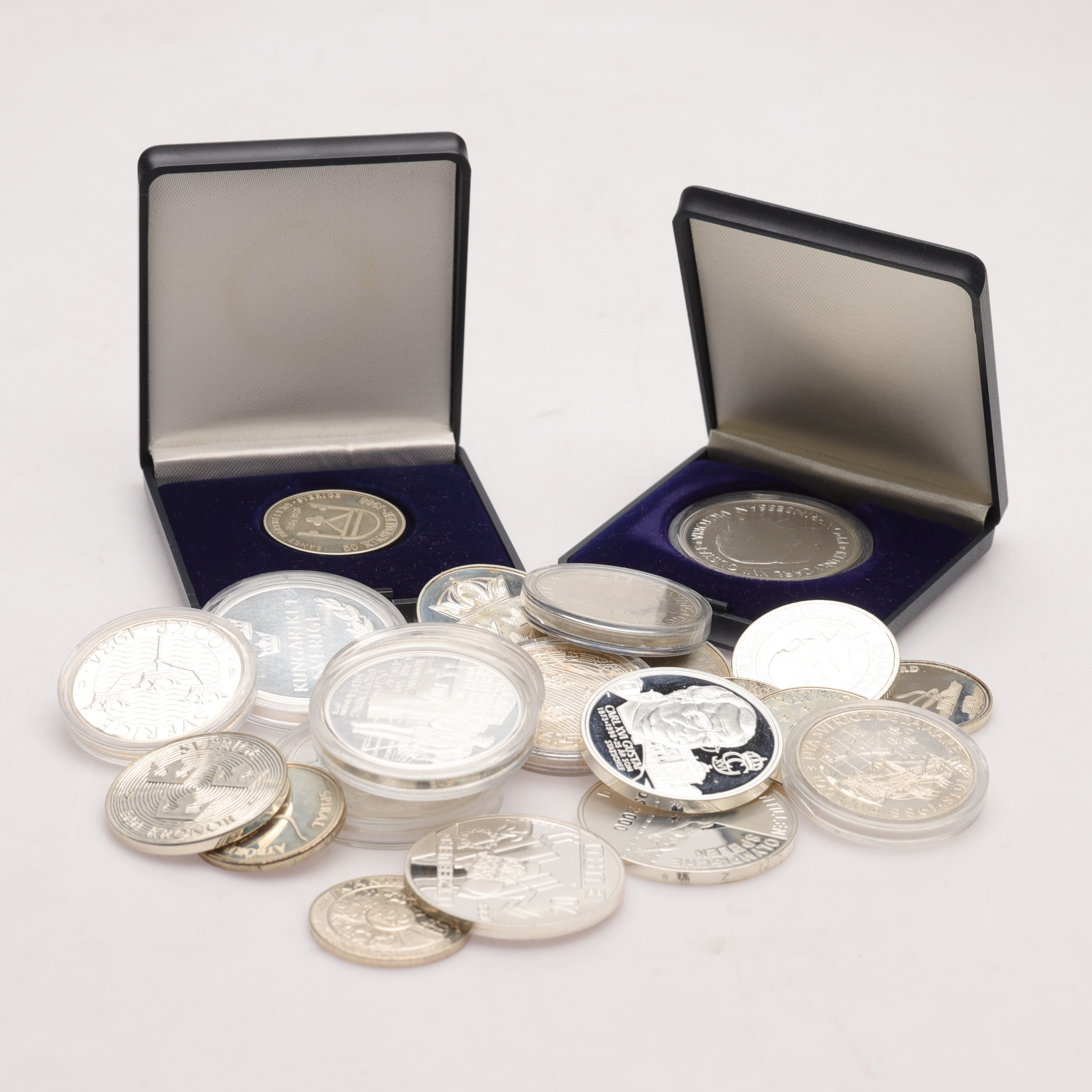 MINNES-/JUBILEUMSMYNT, 23 st, silver. Totalvikt ca 426 g.