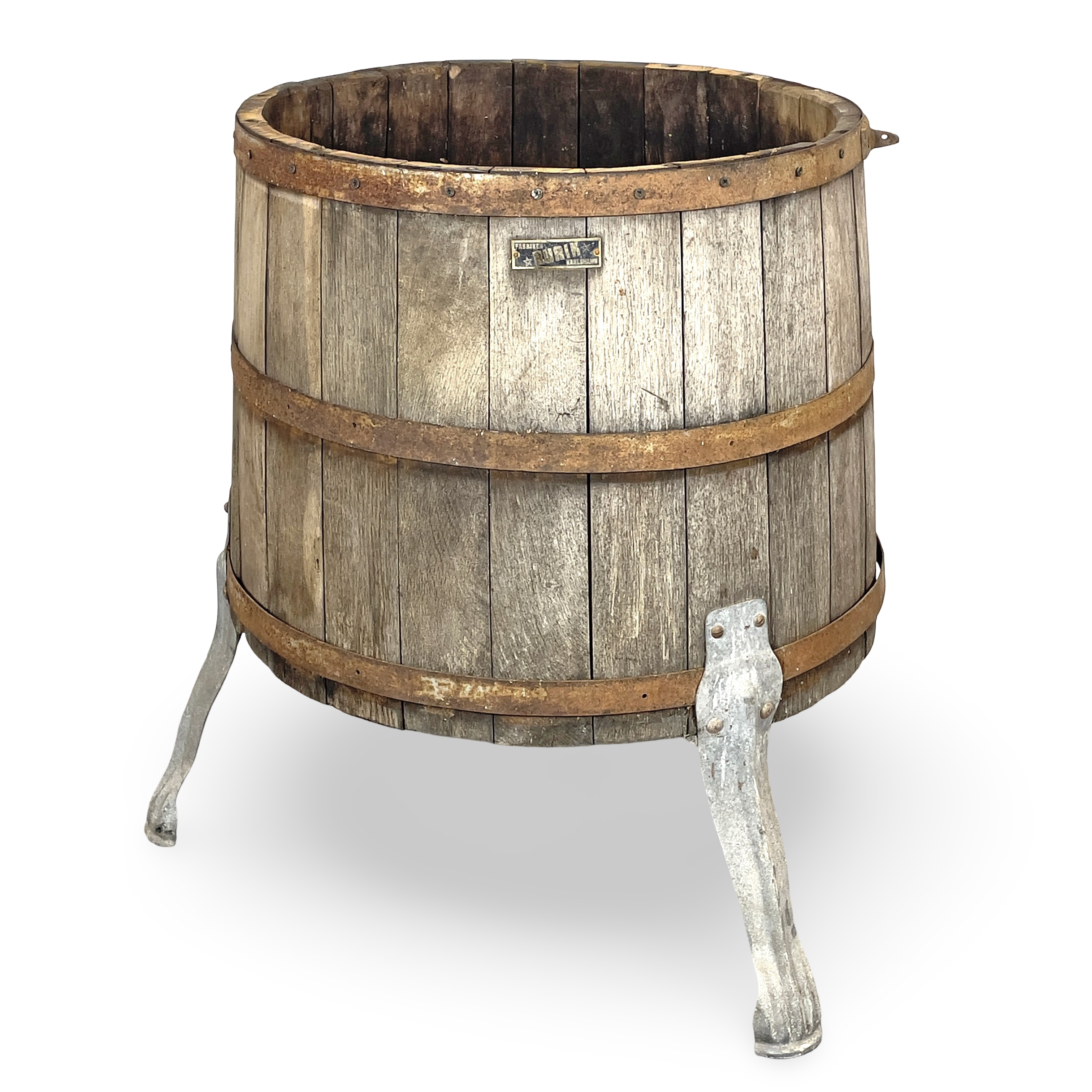 TRÄTUNNA med fötter av metall, 1900-talets första hälft.