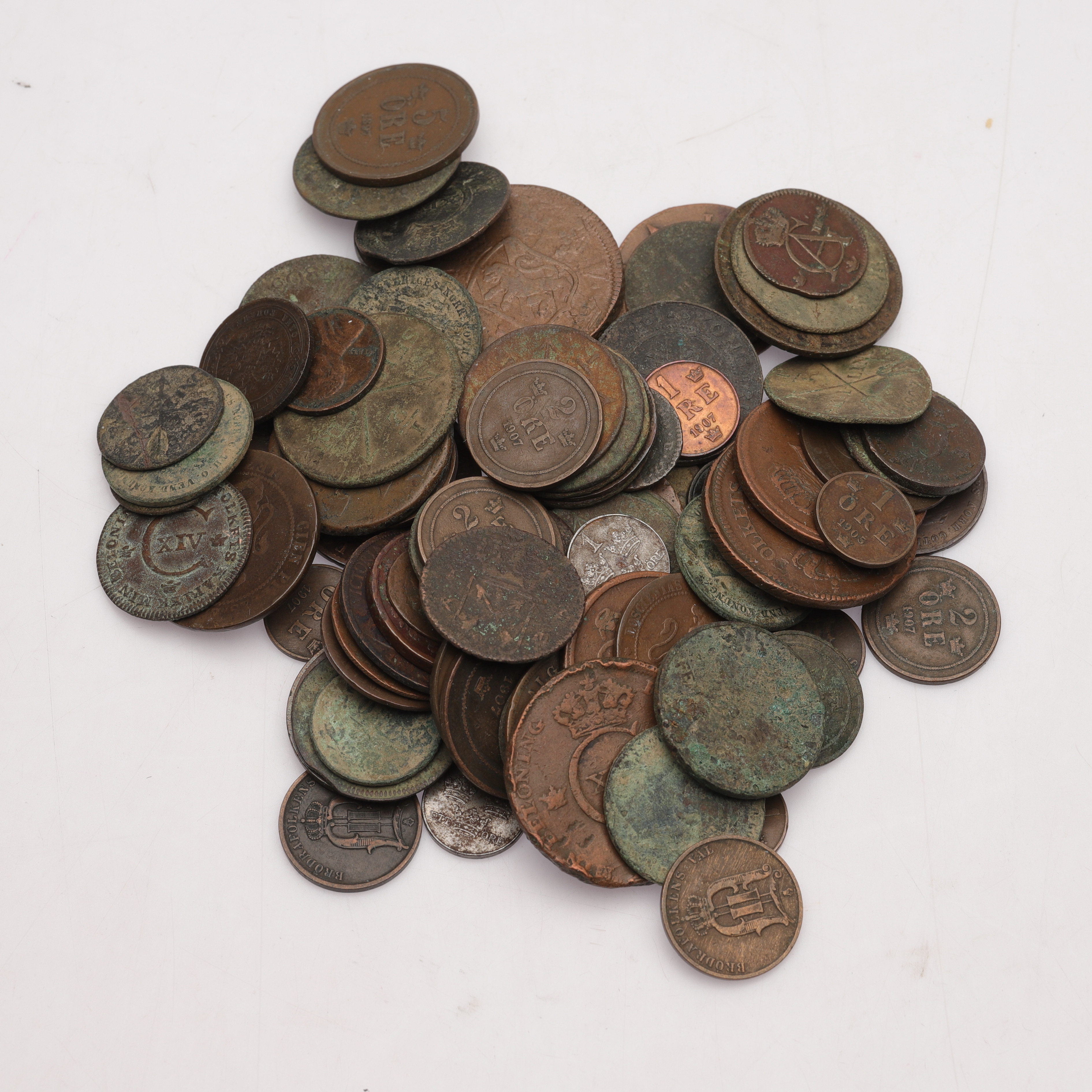 ÄLDRE MYNT, ca 97 st, b.la koppar, Sverige, 16-1800-tal.