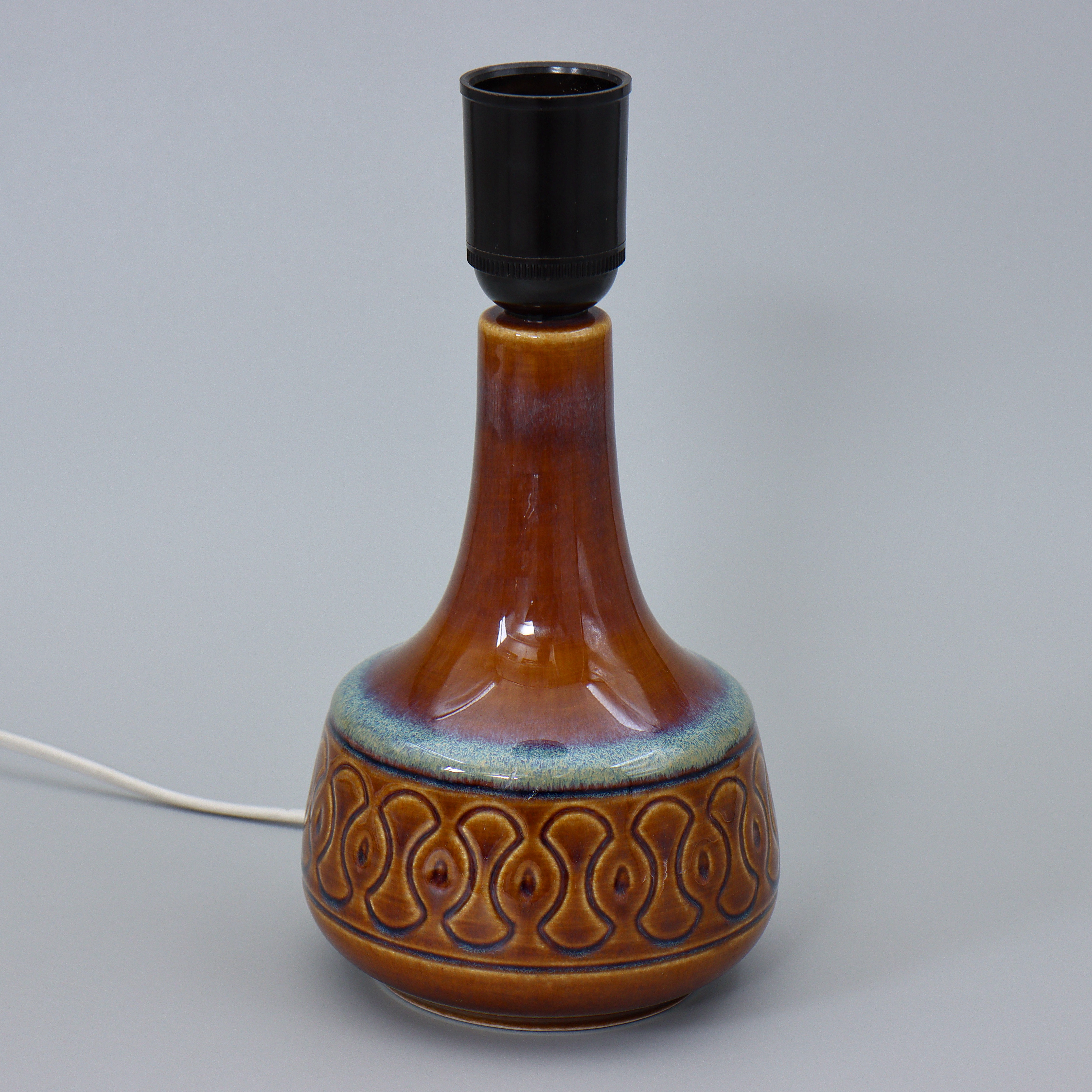EINAR JOHANSEN, BORDSLAMPA I KERAMIK, SÖHOLM, DANMARK, 1900-TAL.