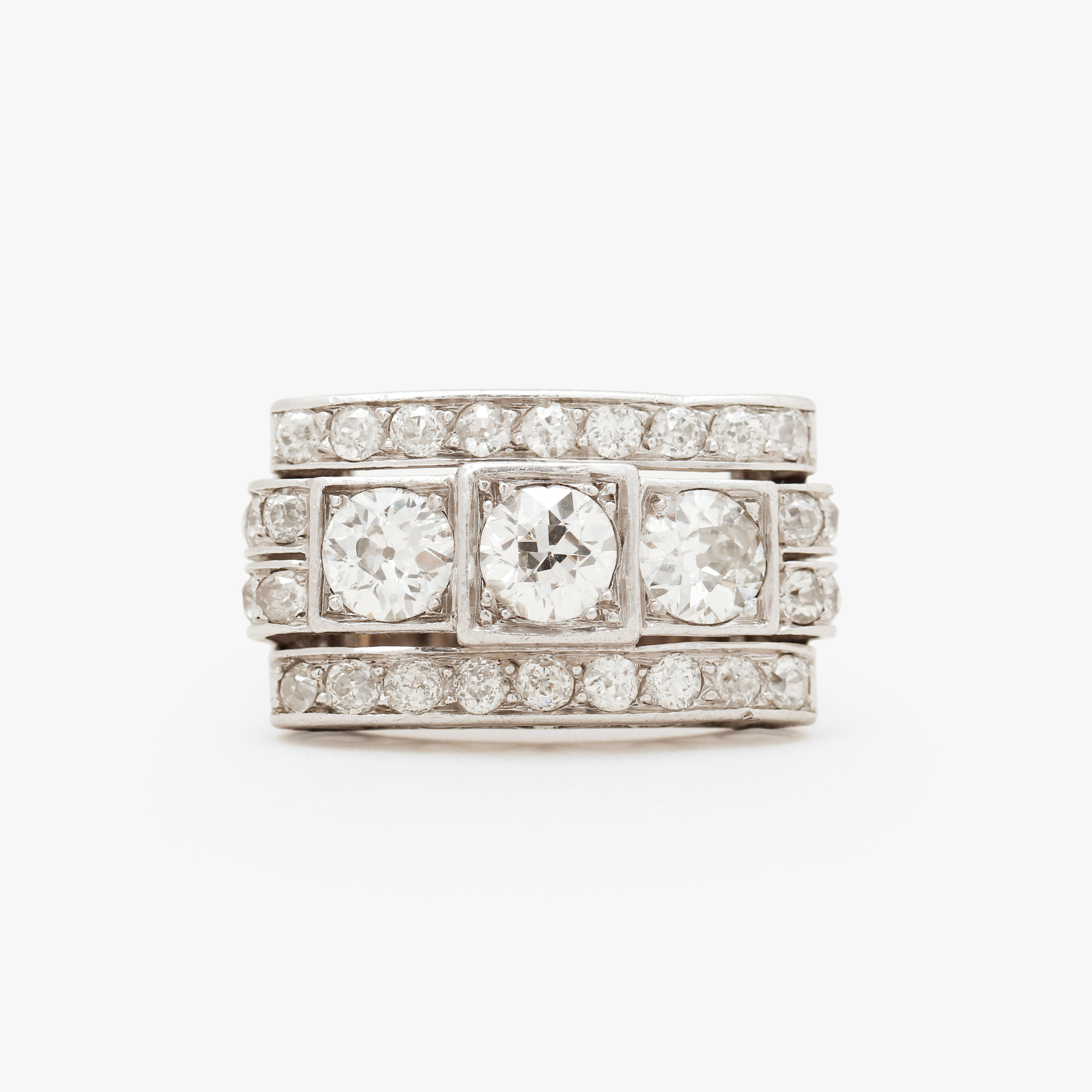 RING, 18k vitguld, 29 st gammalslipade diamanter, mittstenar ca 1,50ct tillsammans, 1900-talets tidigare hälft.