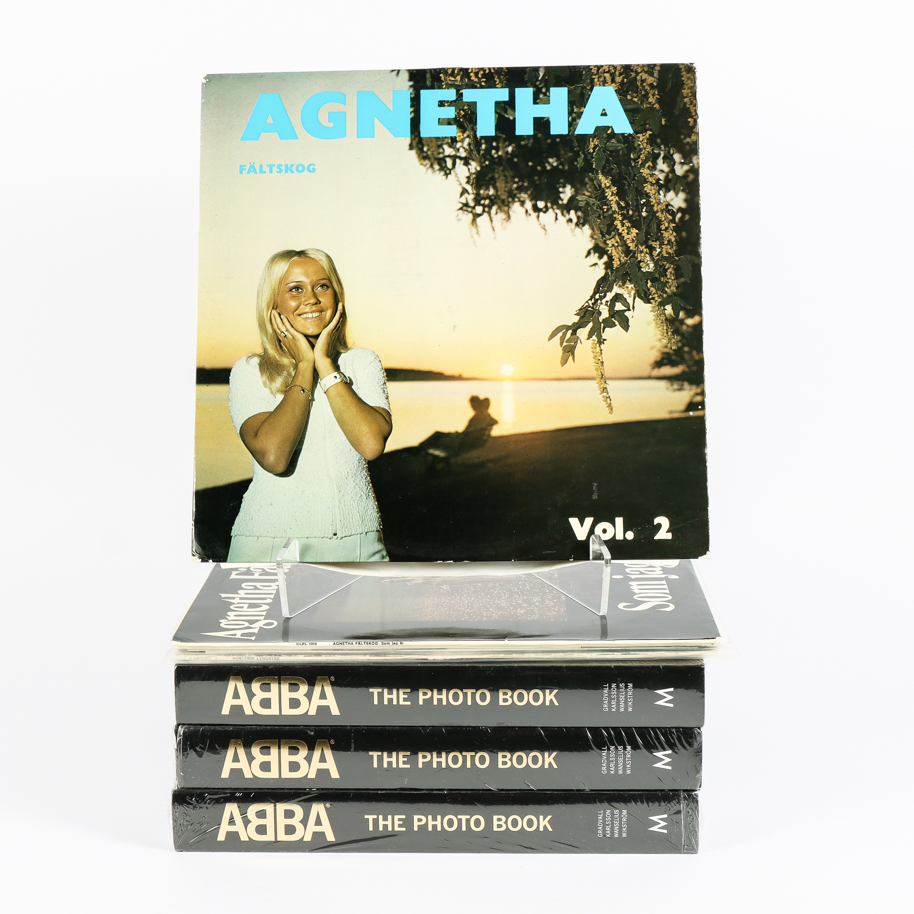 ABBAMEMORABILIA Vinylskivor och böcker.