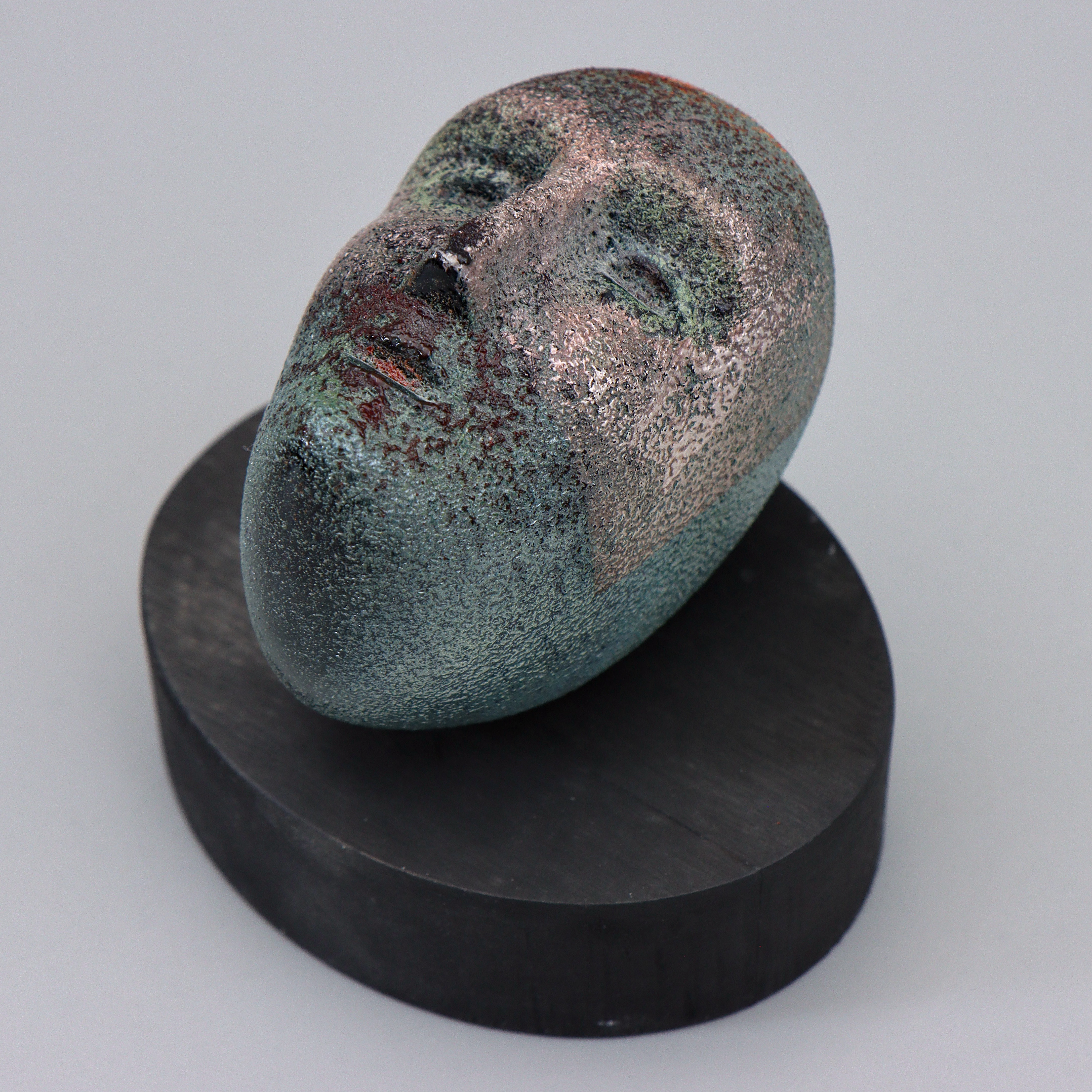 BERTIL VALLIEN. "BRAINS" KONSTGLAS PÅ SOCKEL.