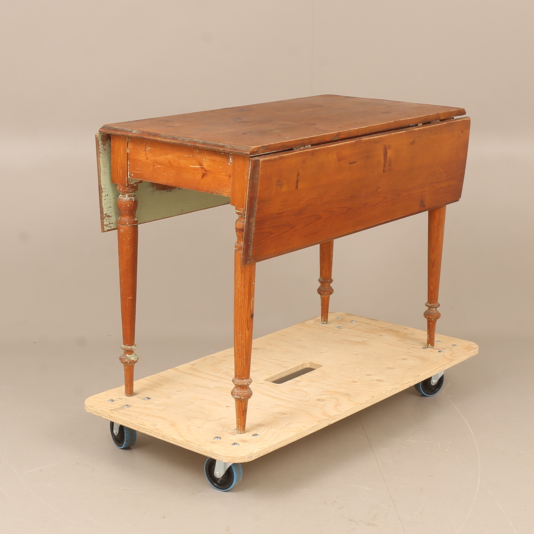 KLAFFBORD, furu, sekelskifte 1900.