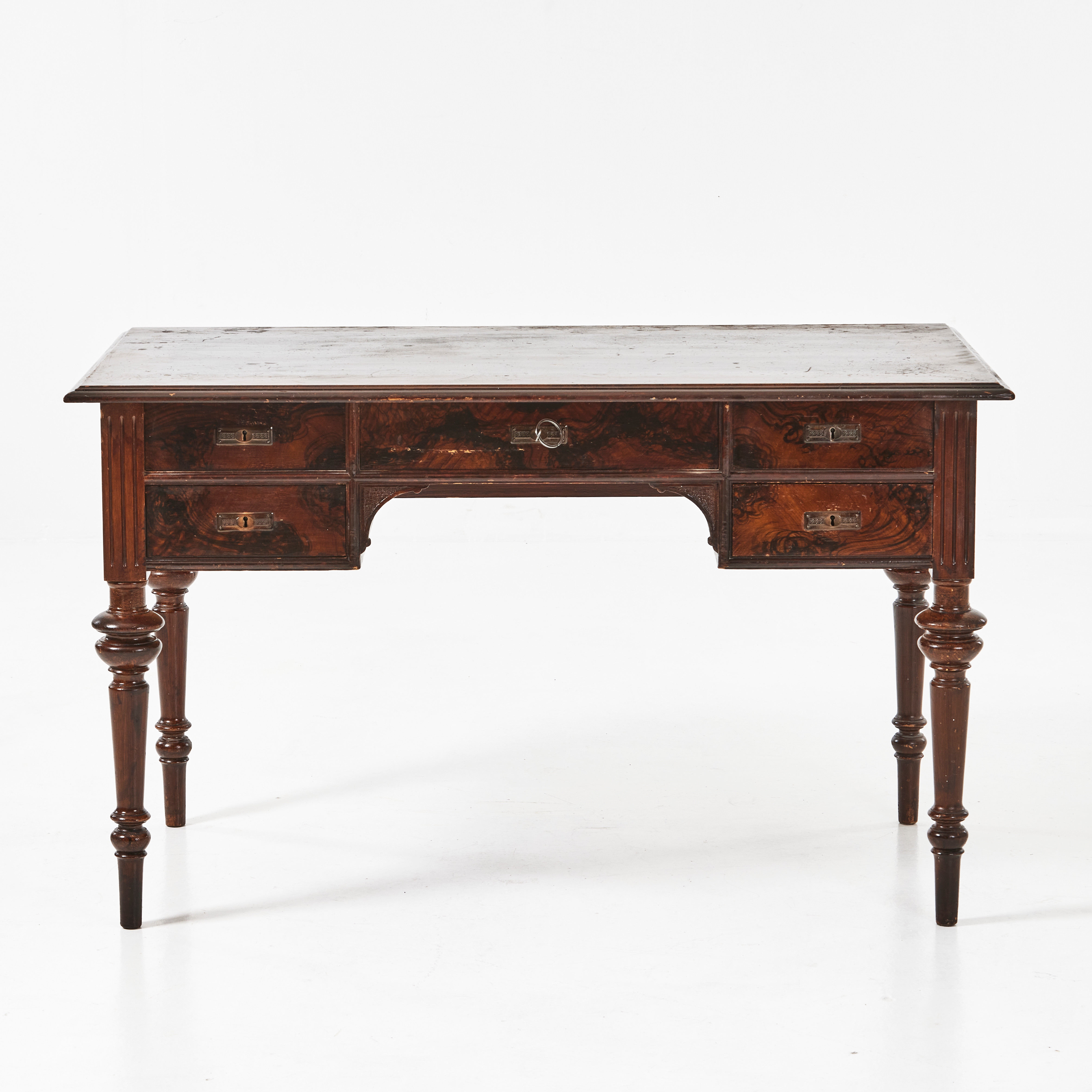 SKRIVBORD, 1800-talets slut, svarvade ben, 5 lådor, bemålat.