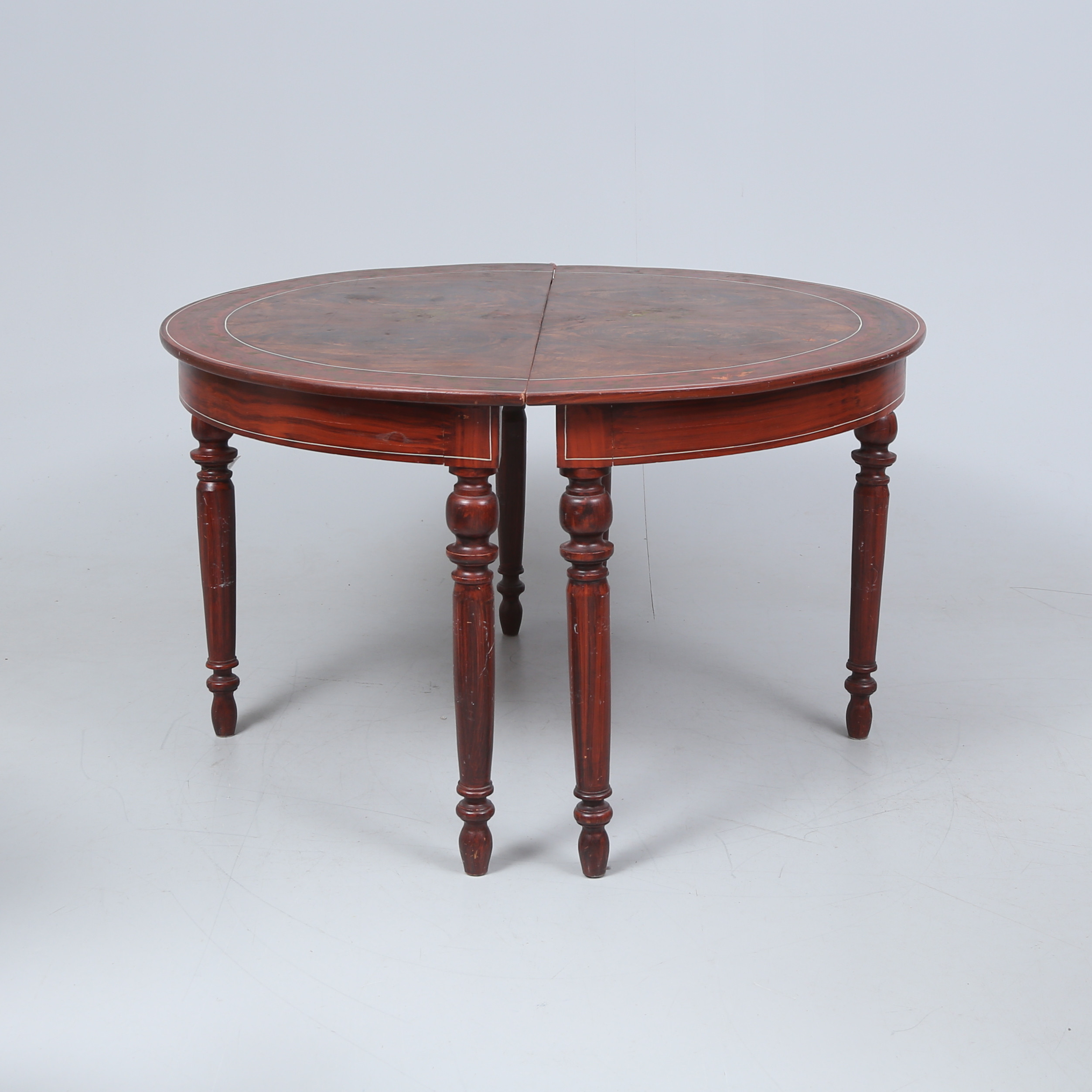 MÅNBORD, 2 delar, bemålat, nyrenässans, 1800-talets slut.