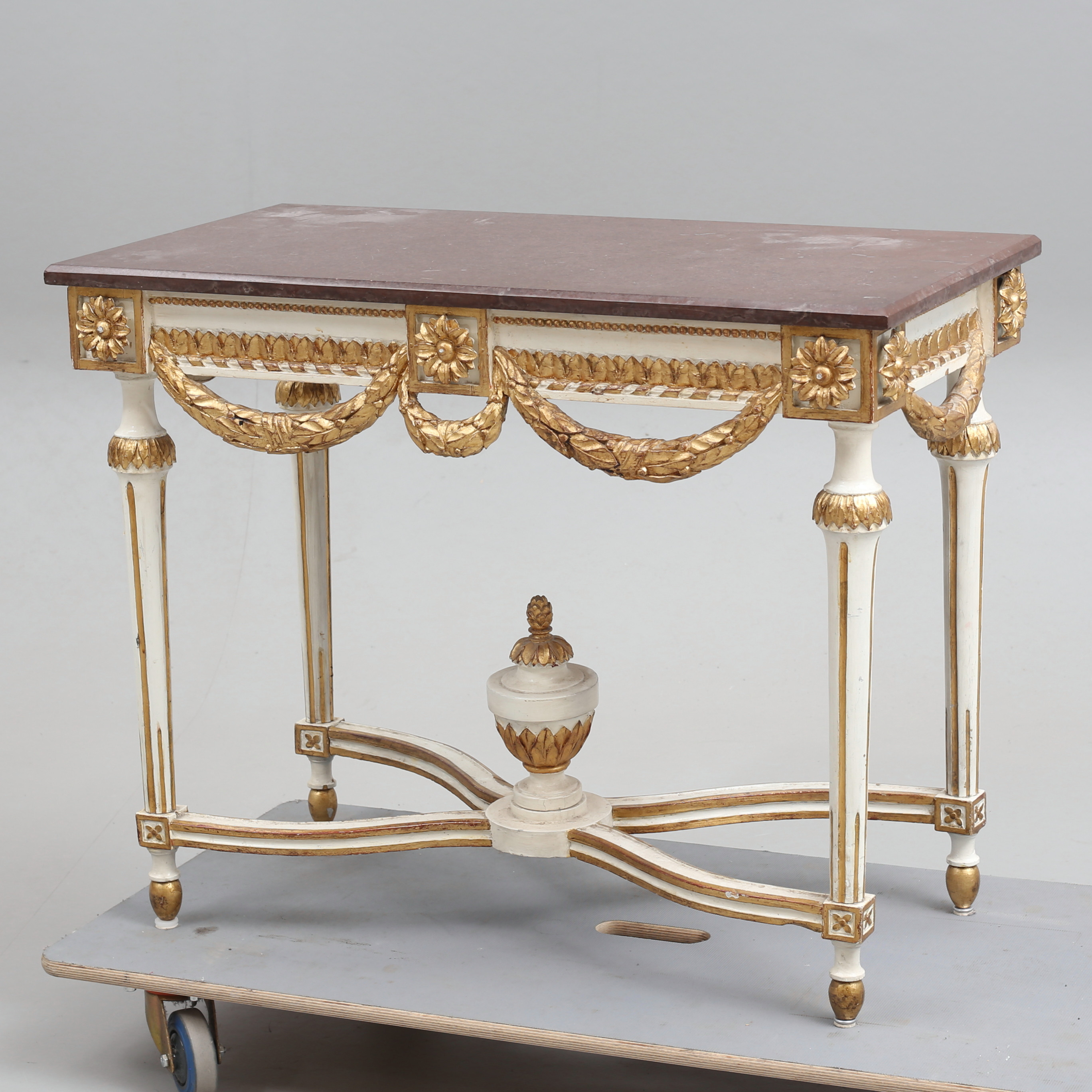 SALONGSBORD / KONSOLBORD, gustaviansk stil, 1900-tal.