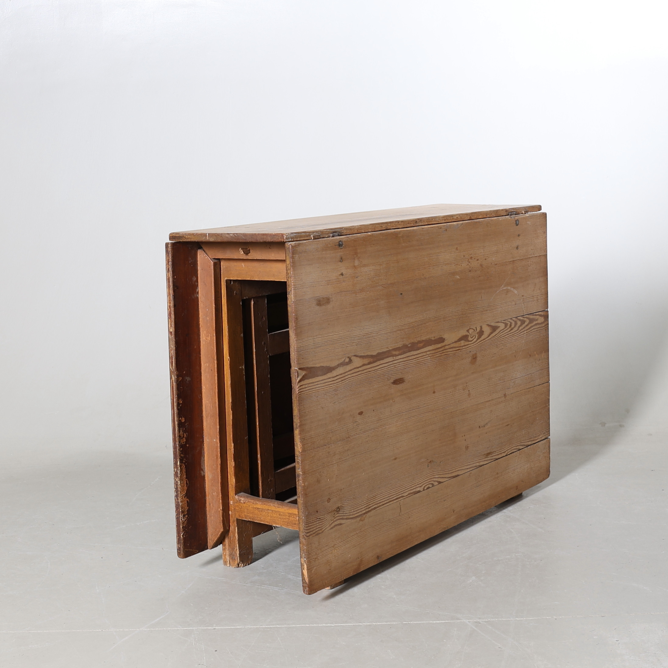 SLAGBORD, furu, 1800-tal.