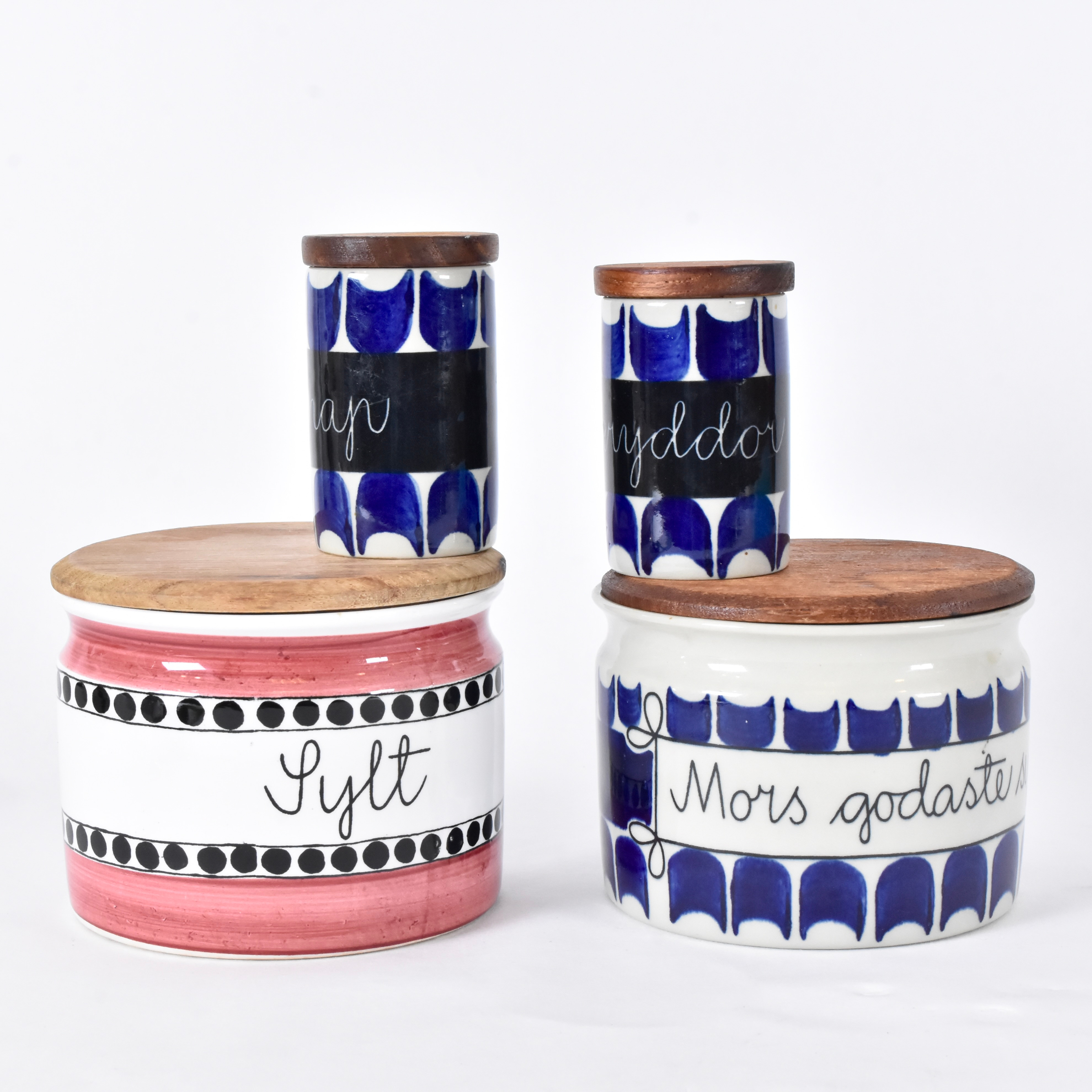 MARIANNE WESTMAN. Burkar, 4-stycken, porslin med teaklock, Rörstrand, bl a Arom.