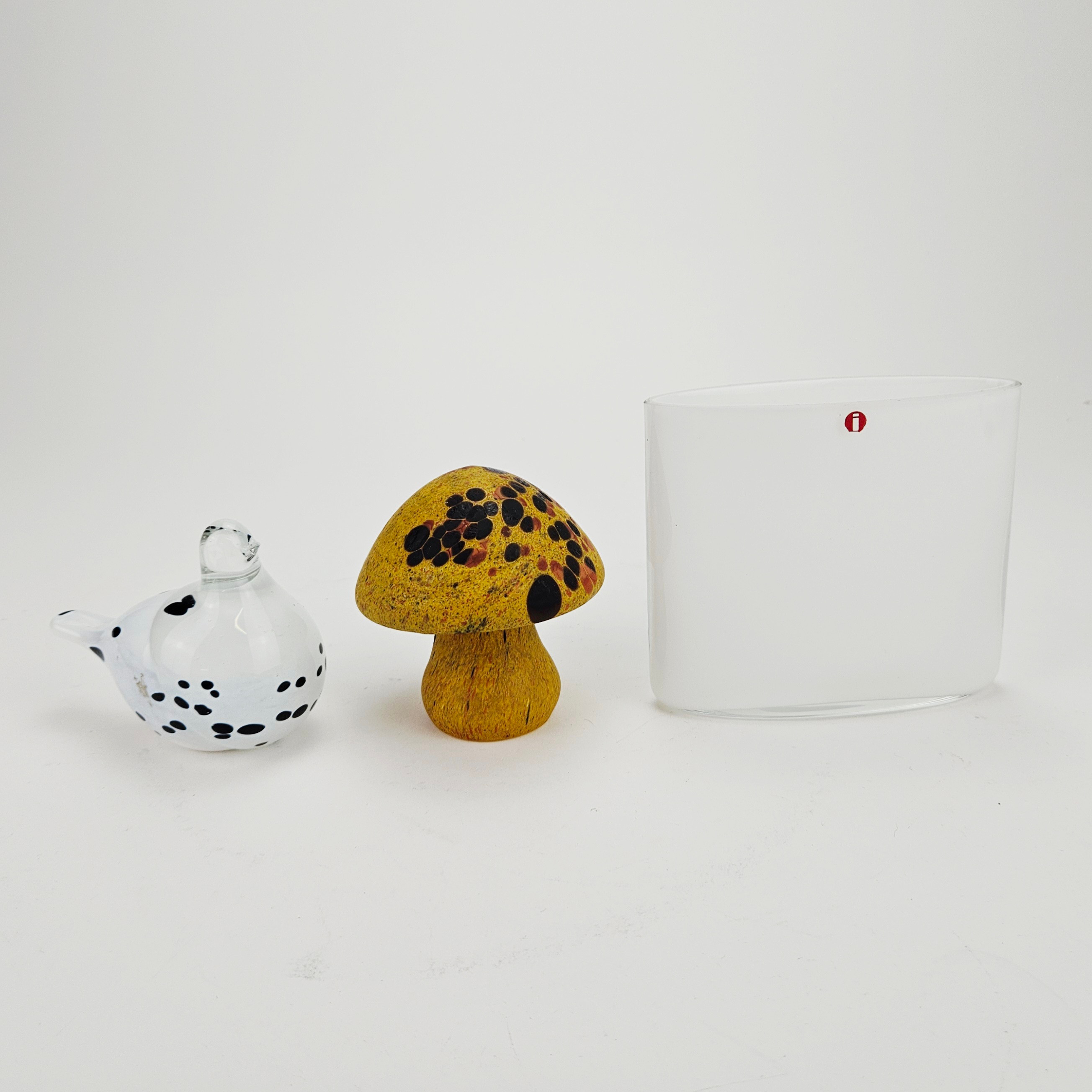 GLASFÖREMÅL, 3 delar, Iittala, Boda och Polar Glasbruk AB.