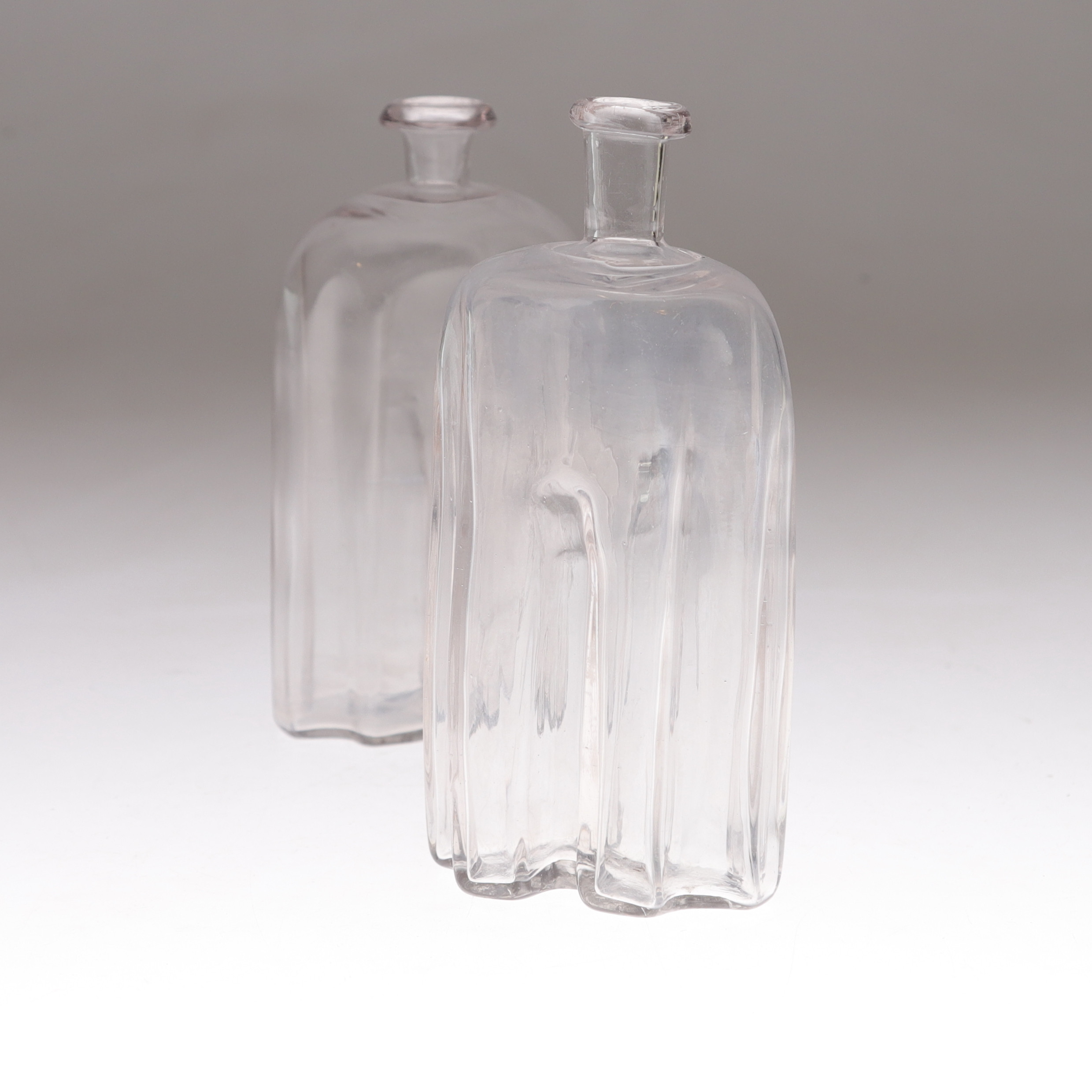 GREPPAFLASKA, 2 st, glas, 1800-tal.