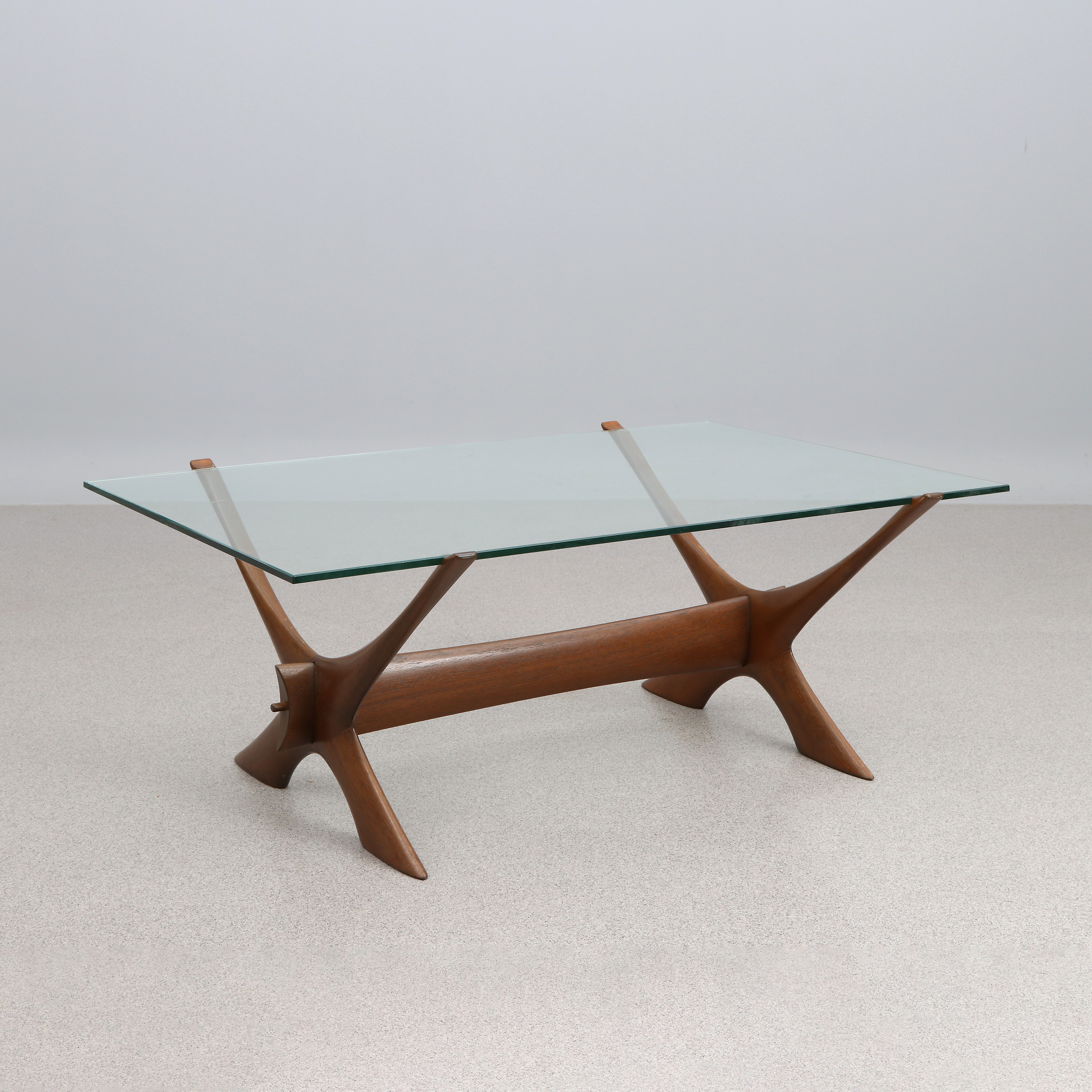 FREDRIK SCHRIEVER ABELN. SOFFBORD. Teak med glasskiva. Nr 9, ”Condor”, 1960-tal.