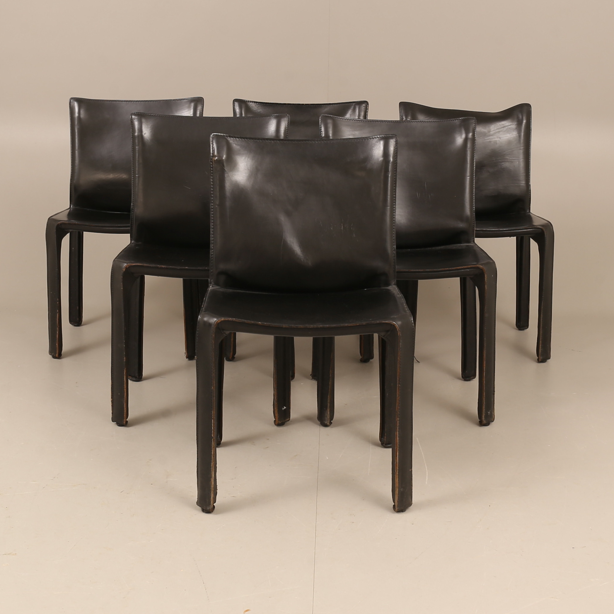 MARIO BELLINI. Stolar/matsalsstolar, sex stycken, modell "Cab 412", Cassina, läder, 1980-tal, Italien.