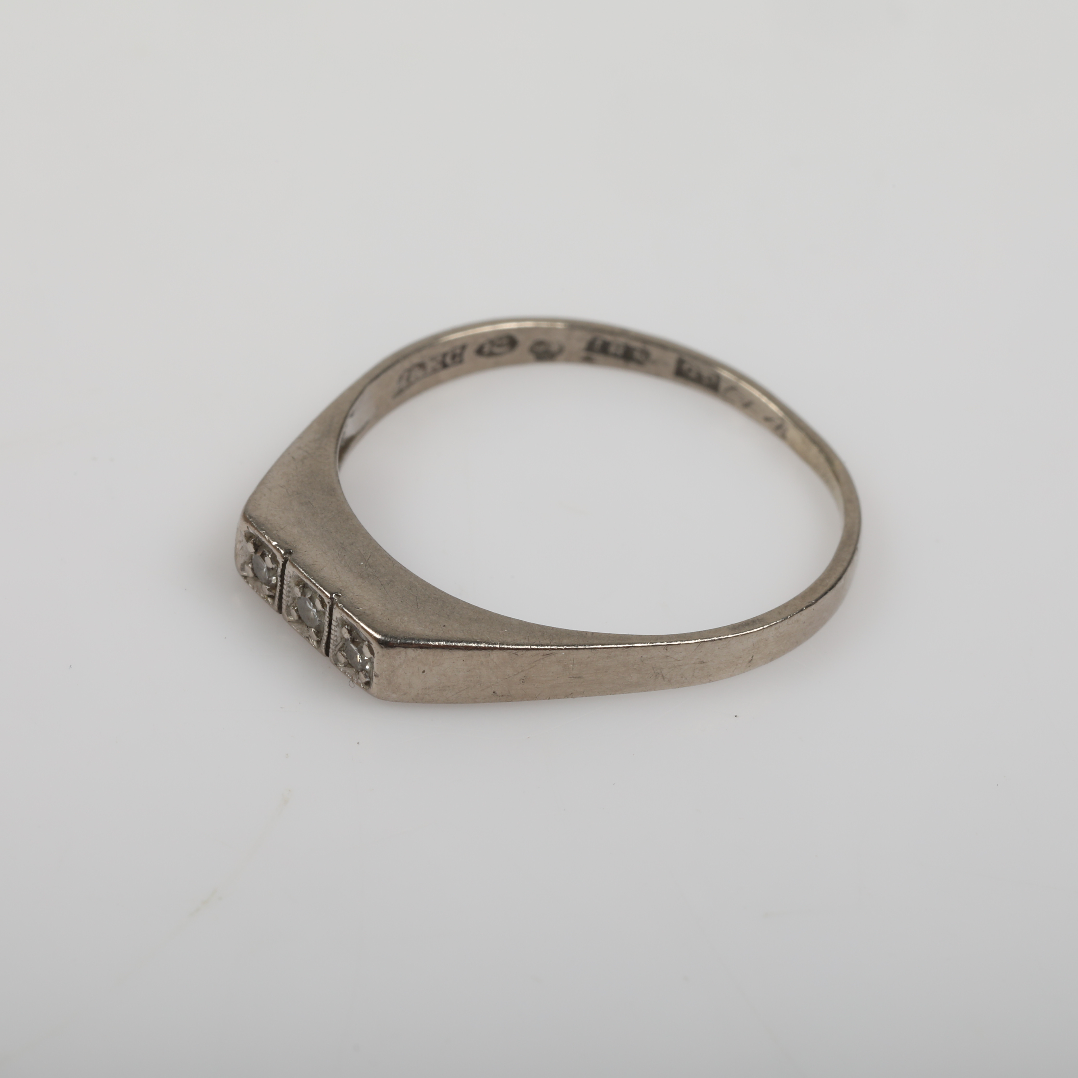 RING, 18 K vitguld med briljantsliipade diamanter, totalt 0,05 ct.