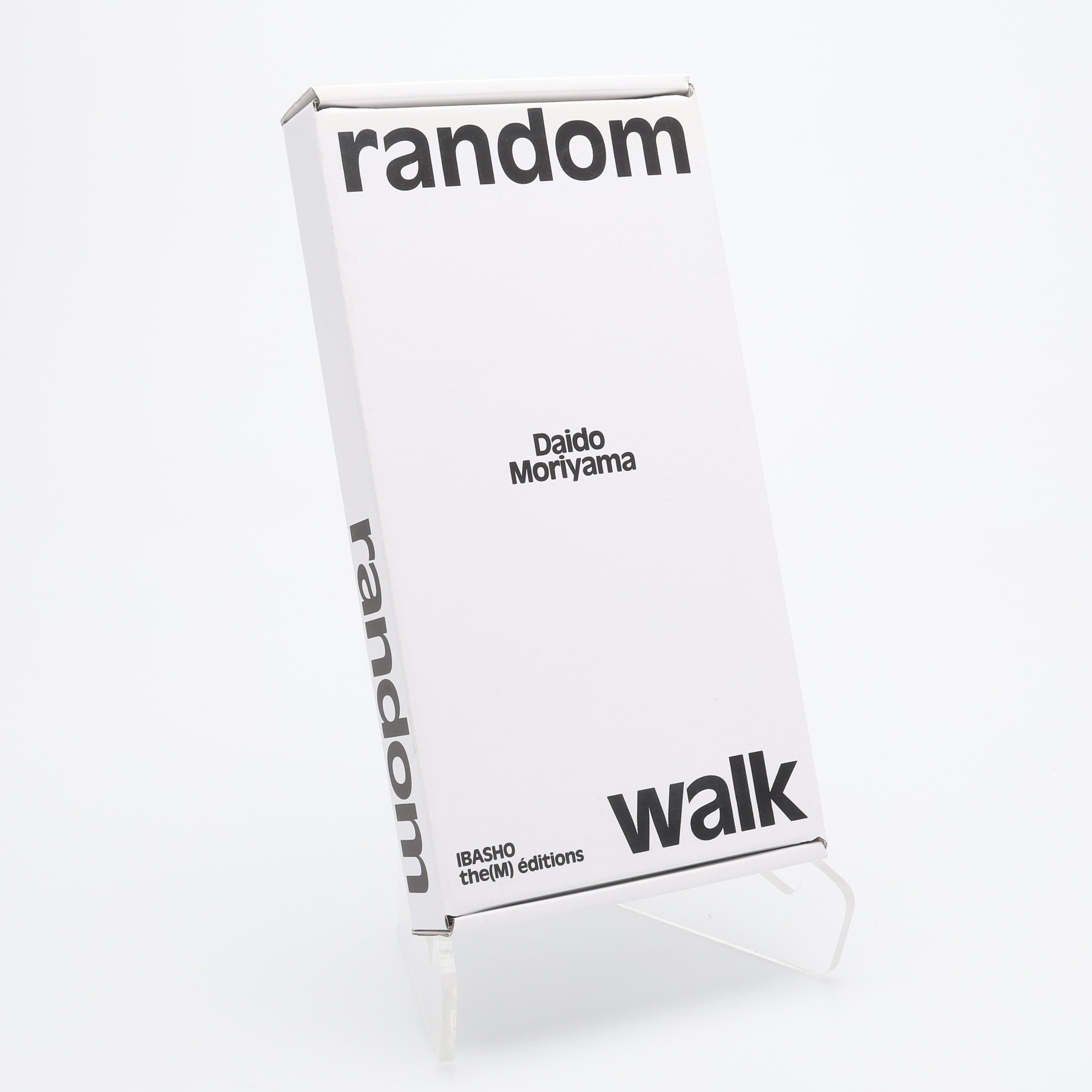 FOTO. DEN JAPANSKE FOTOGRAFEN DAIDO MORIYAMAS "RANDOM WALK" I BEGRÄNSAD FÖRSTA UPPLAGAN, 2021 - SIGNERAD.