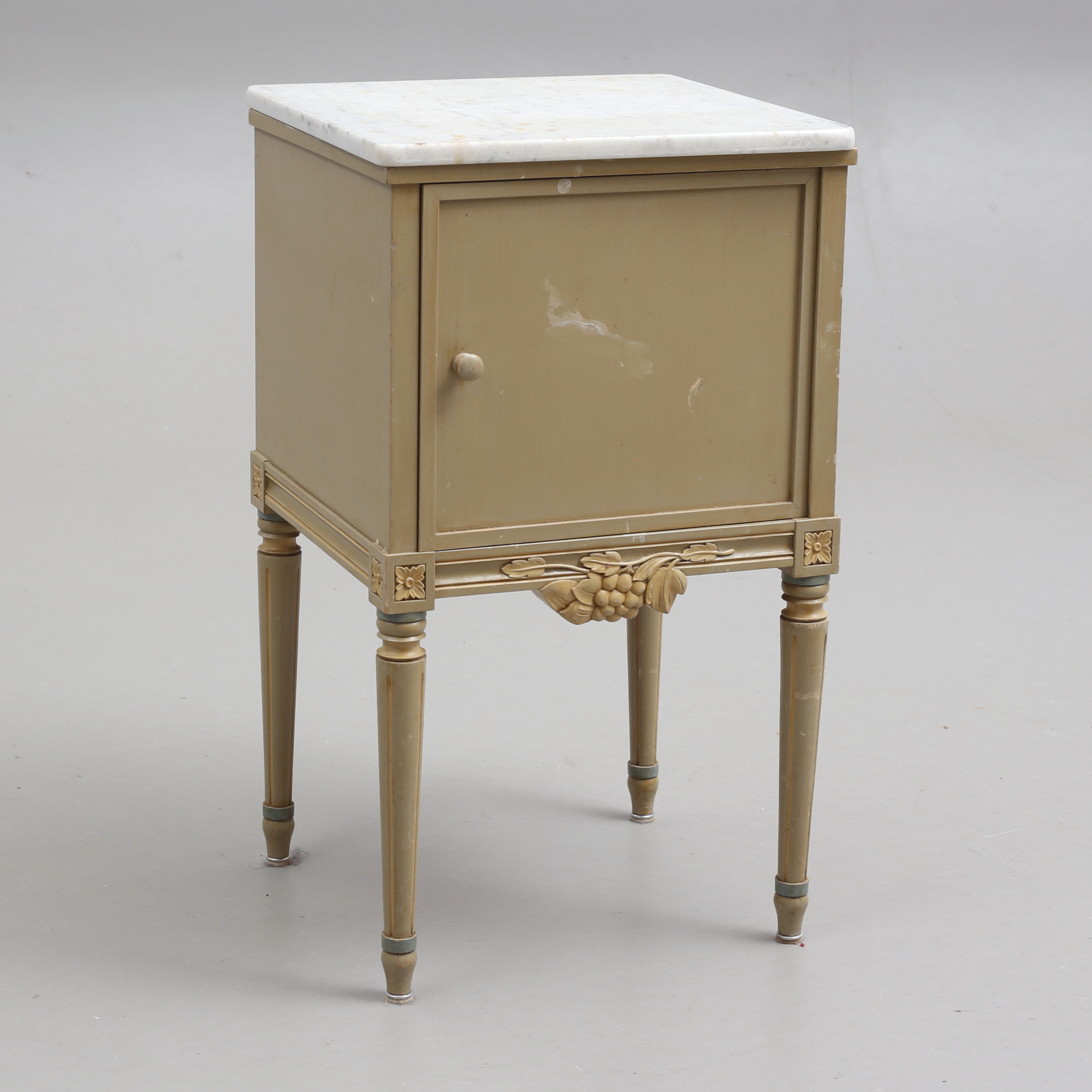SÄNGBORD med stenskiva, gustaviansk stil, 1900-tal.
