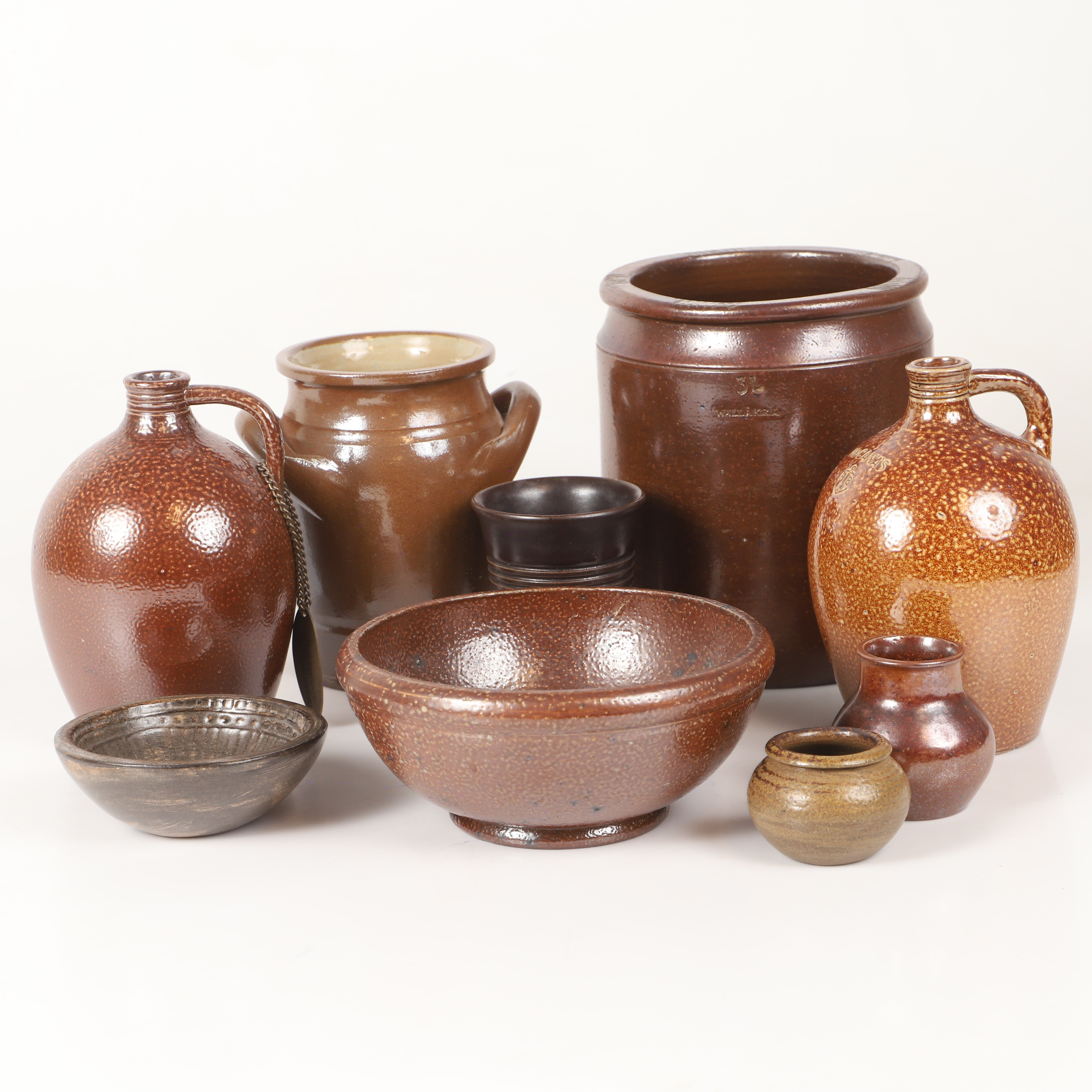 KRUS OCH SKÅLAR M.M, glaserat stengods, bl a Höganäs och Wallåkra.