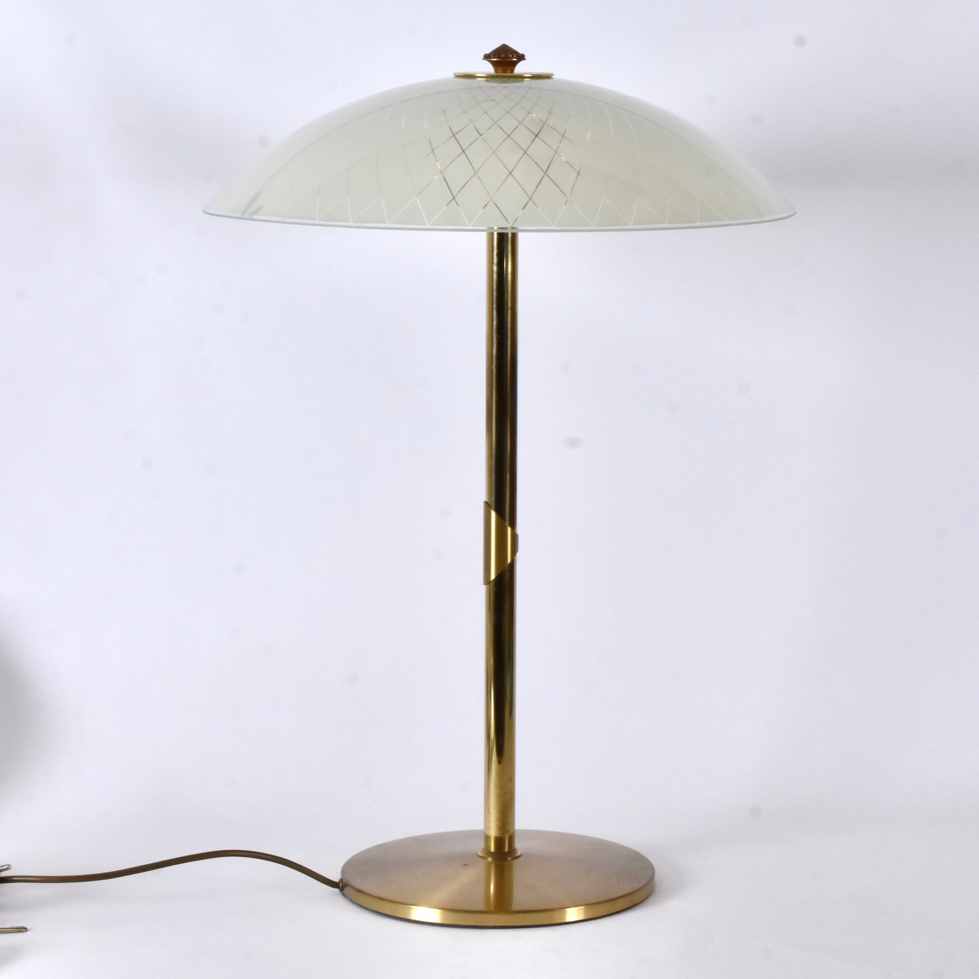 BORDSLAMPA, mässing och glas.