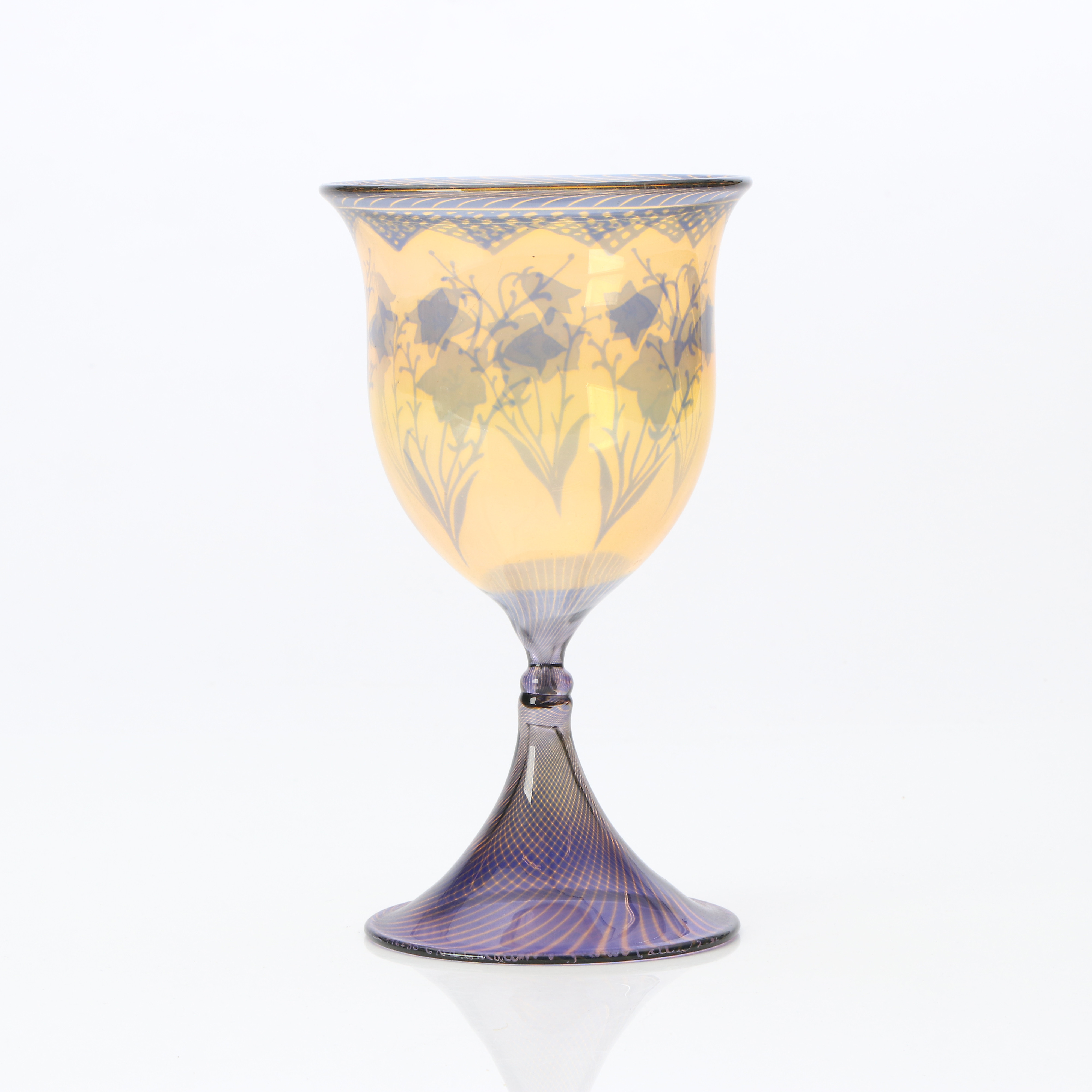 EVA ENGLUND. SKÅL PÅ FOT. Konstglas. Signerad: Orrefors 996730 Eva Englund Graal Gallery -86.