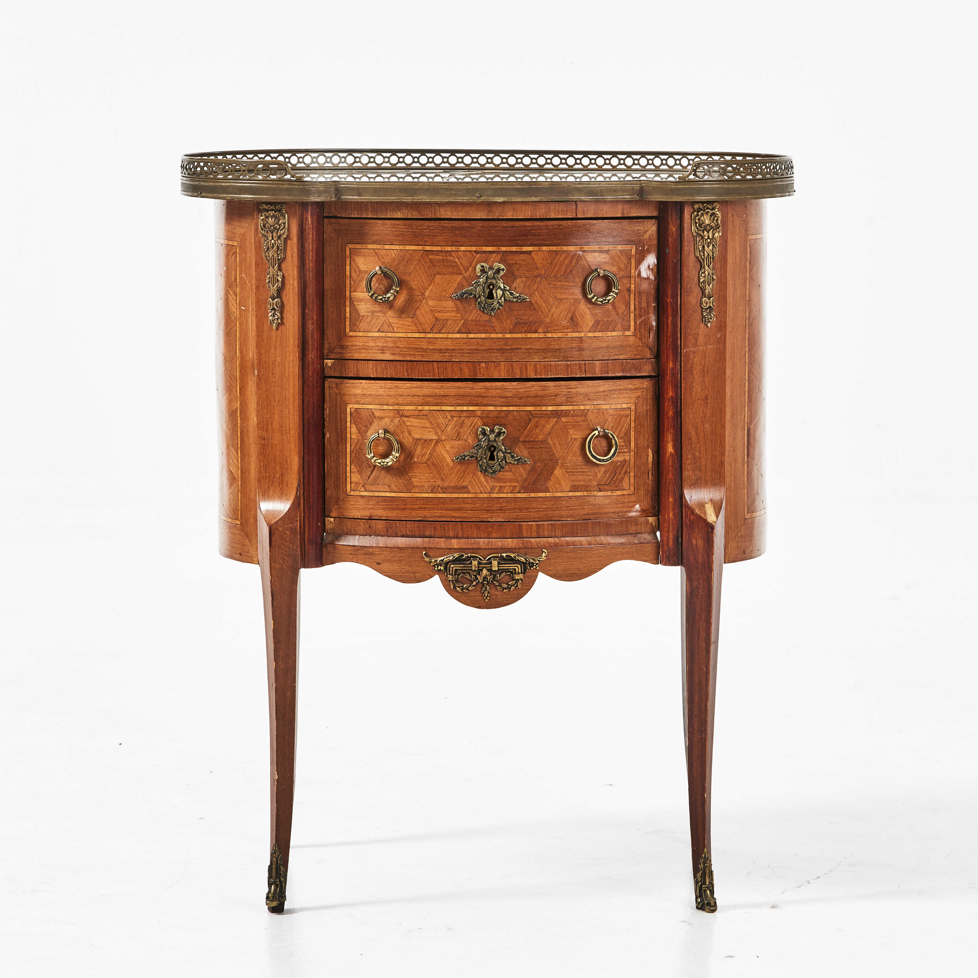 BYRÅ, Frankrike, Louis XVI-stil, sarg i genombruten mässing, stenskiva.