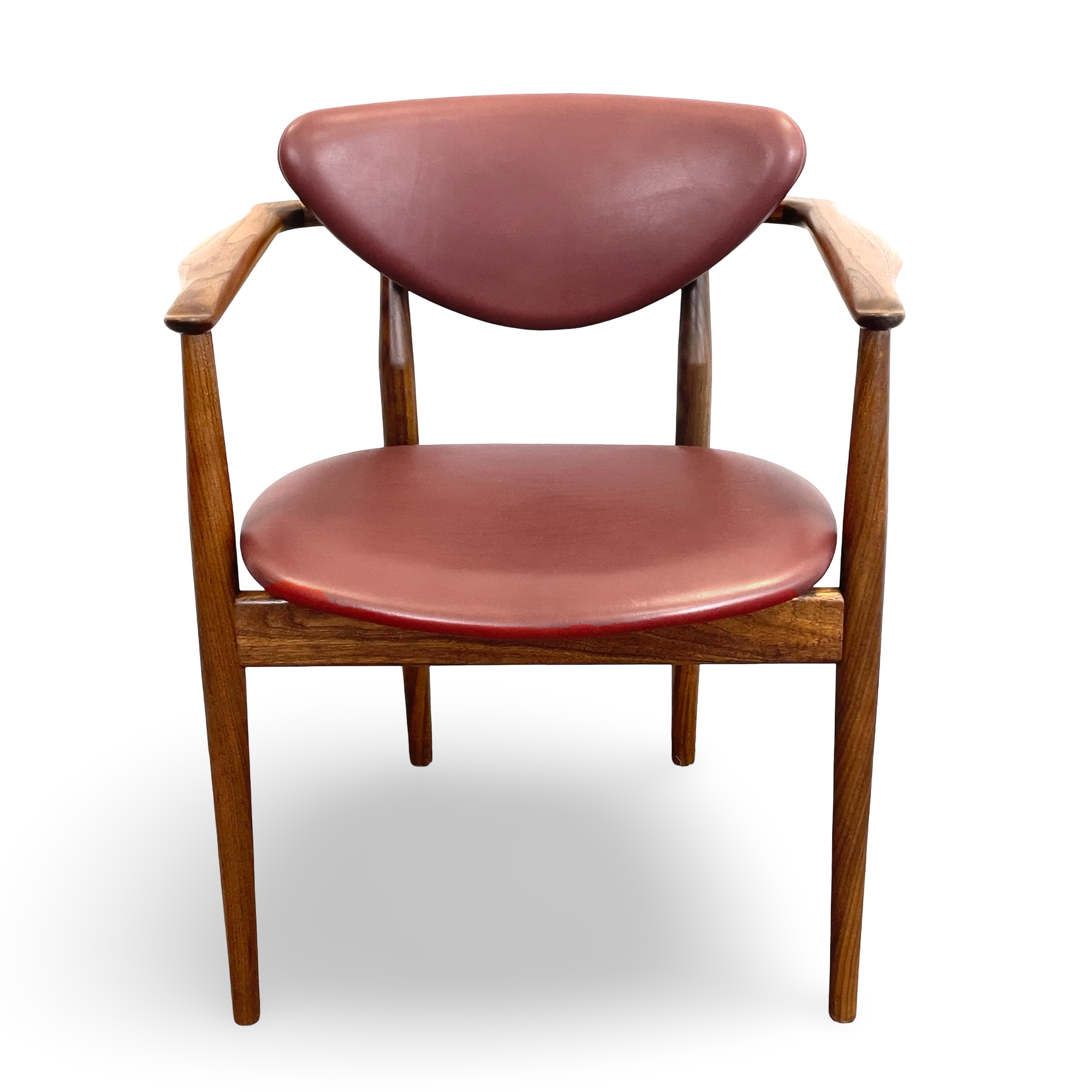 FINN JUHL. Karmstol, modell 109, formgiven 1955, Danmark, brickmärkt samt brännstämplad.