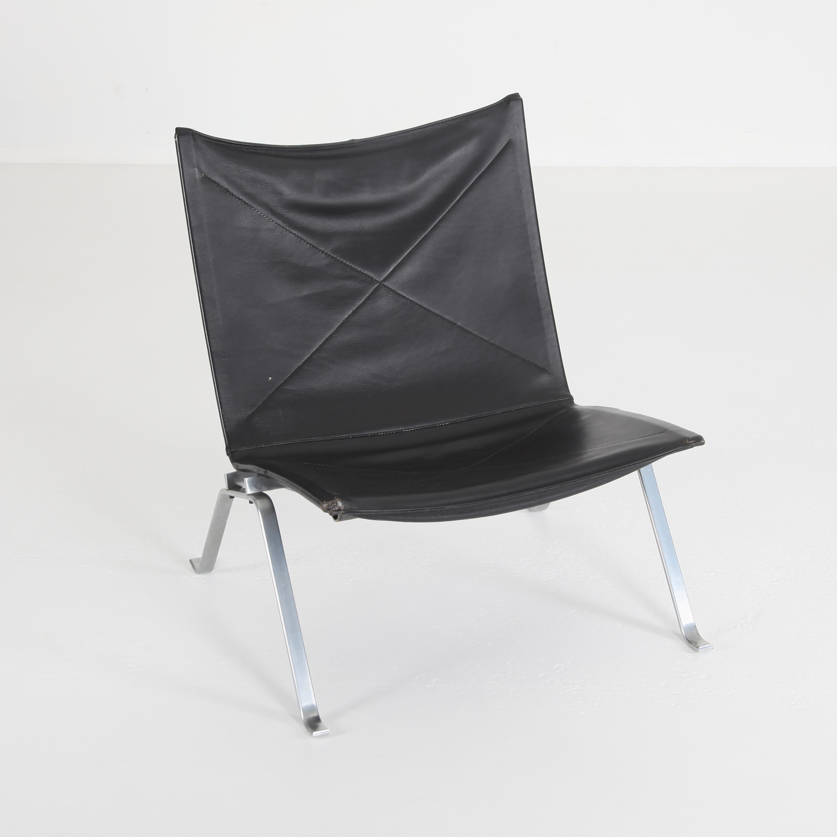 POUL KJÆRHOLM. 1929-1980. Fåtölj "PK22", Kold Christensen, Danmark.