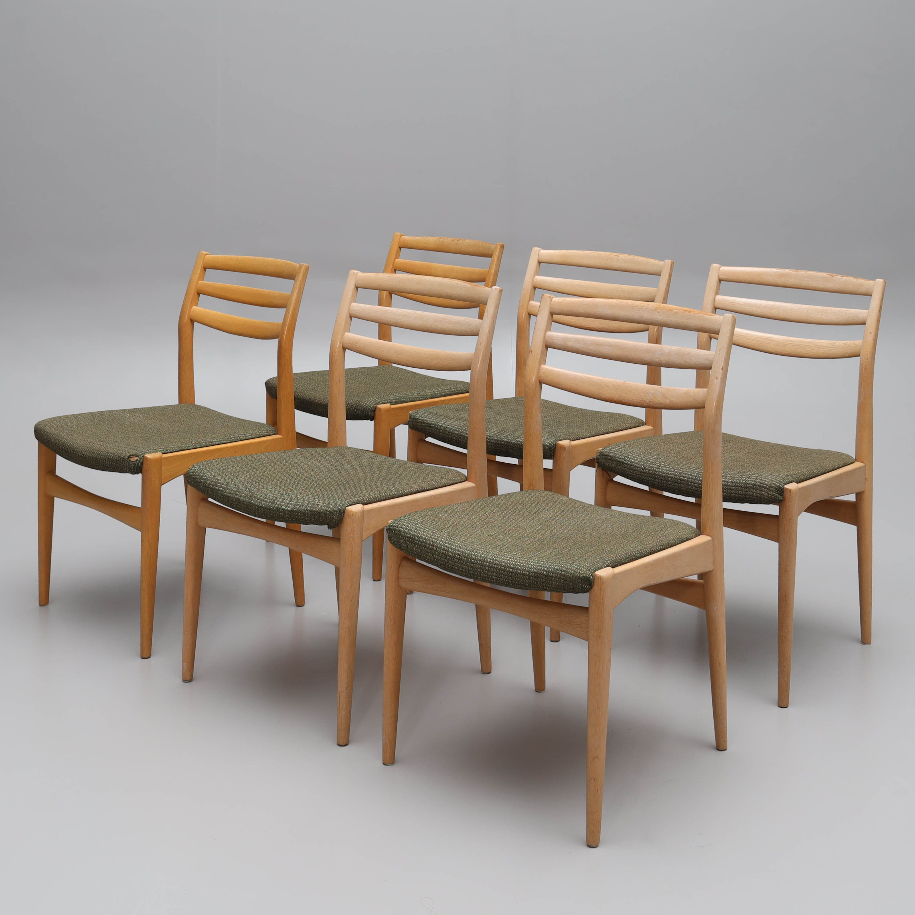 YNGVAR SANDSTRÖM. stolar, 6 st, "Triva-serien", ek, delvis brickmärkta, NK's Verkstäder, Nyköping, 1960-tal.