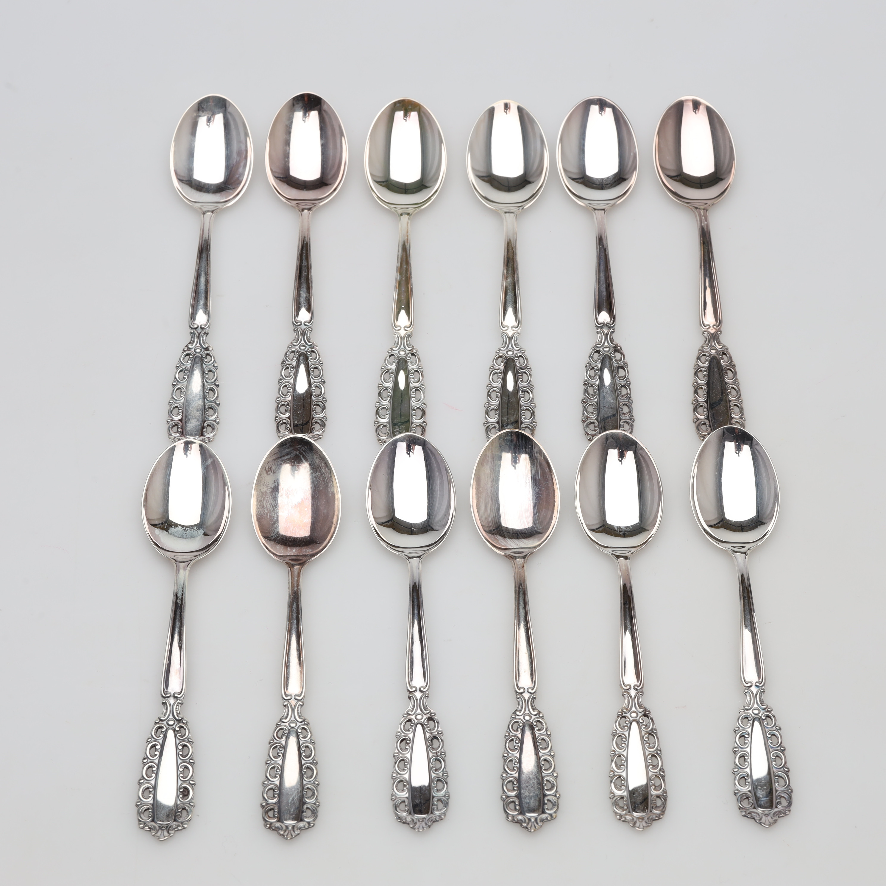 SKEDAR 12 stycken, silver, modell Carmen, vikt ca 132,5 gram.