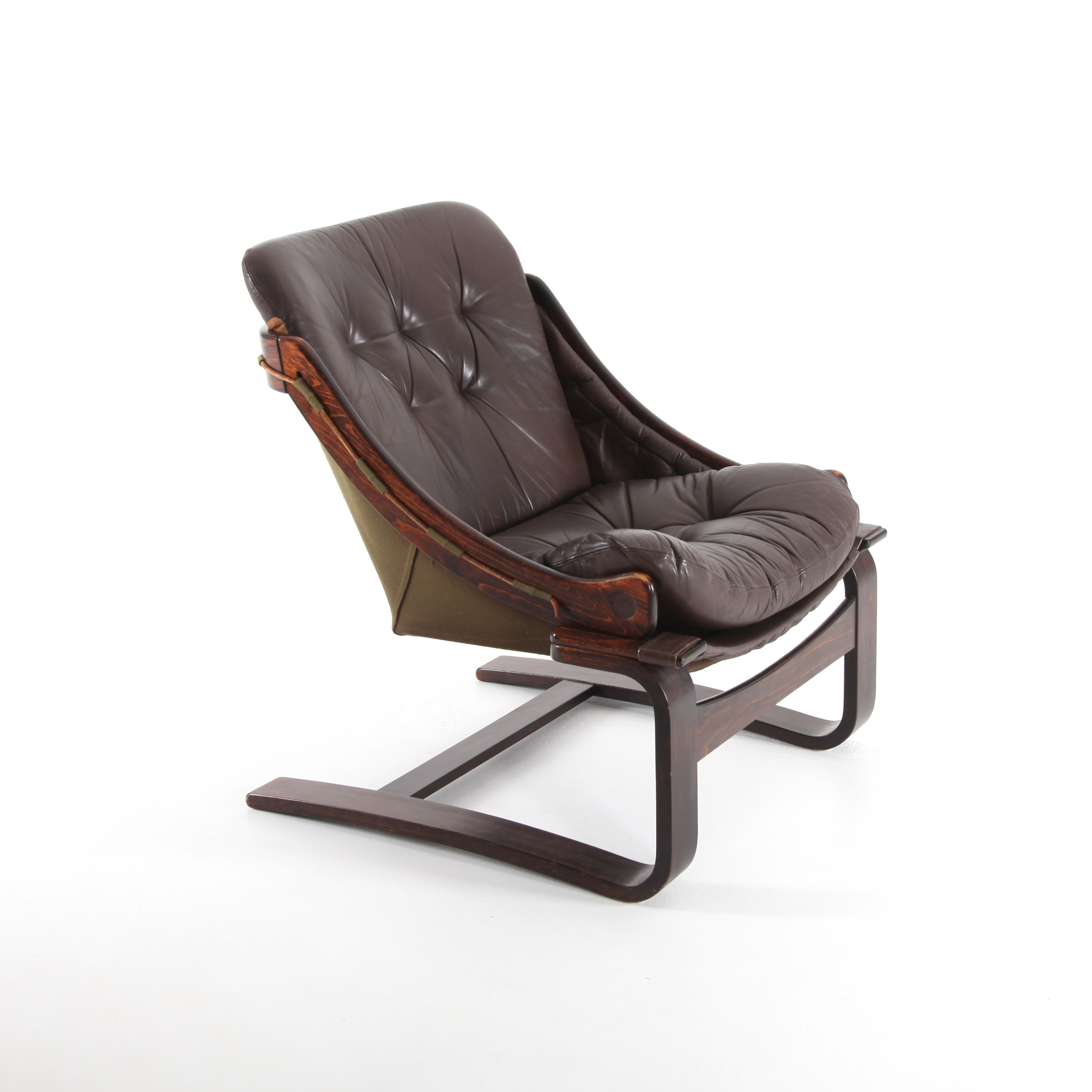 ÅKE FRIBYTER. 1922-1998. Fåtölj", skinn, Sverige 1970/80-tal.