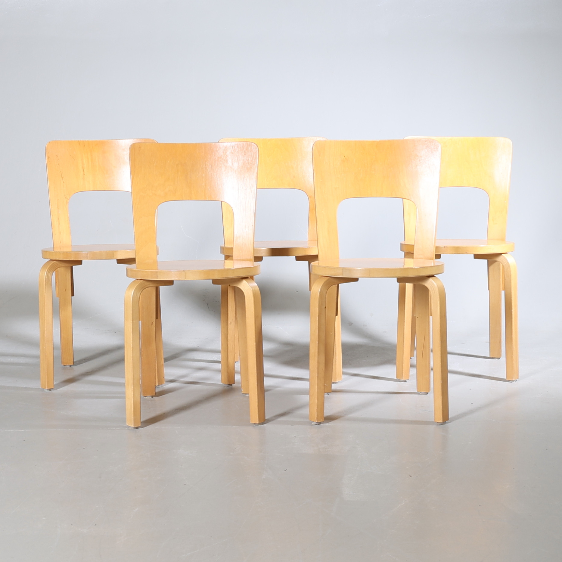 ALVAR ALTO. Stolar 5 st, Artek, modell 66, Finland, formgiven 1935.
