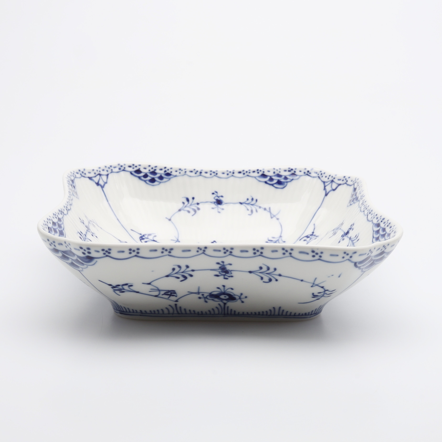 SERVERINGSSKÅL, MUSSELMALET, ROYAL COPENHAGEN.