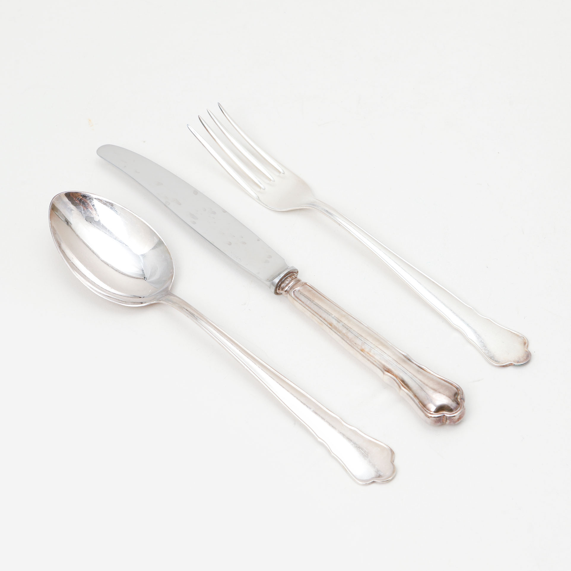 BESTICKUPPSÄTTNING "CHIPPENDALE", 34 delar, silver. Totalvikt ca 1400 g.