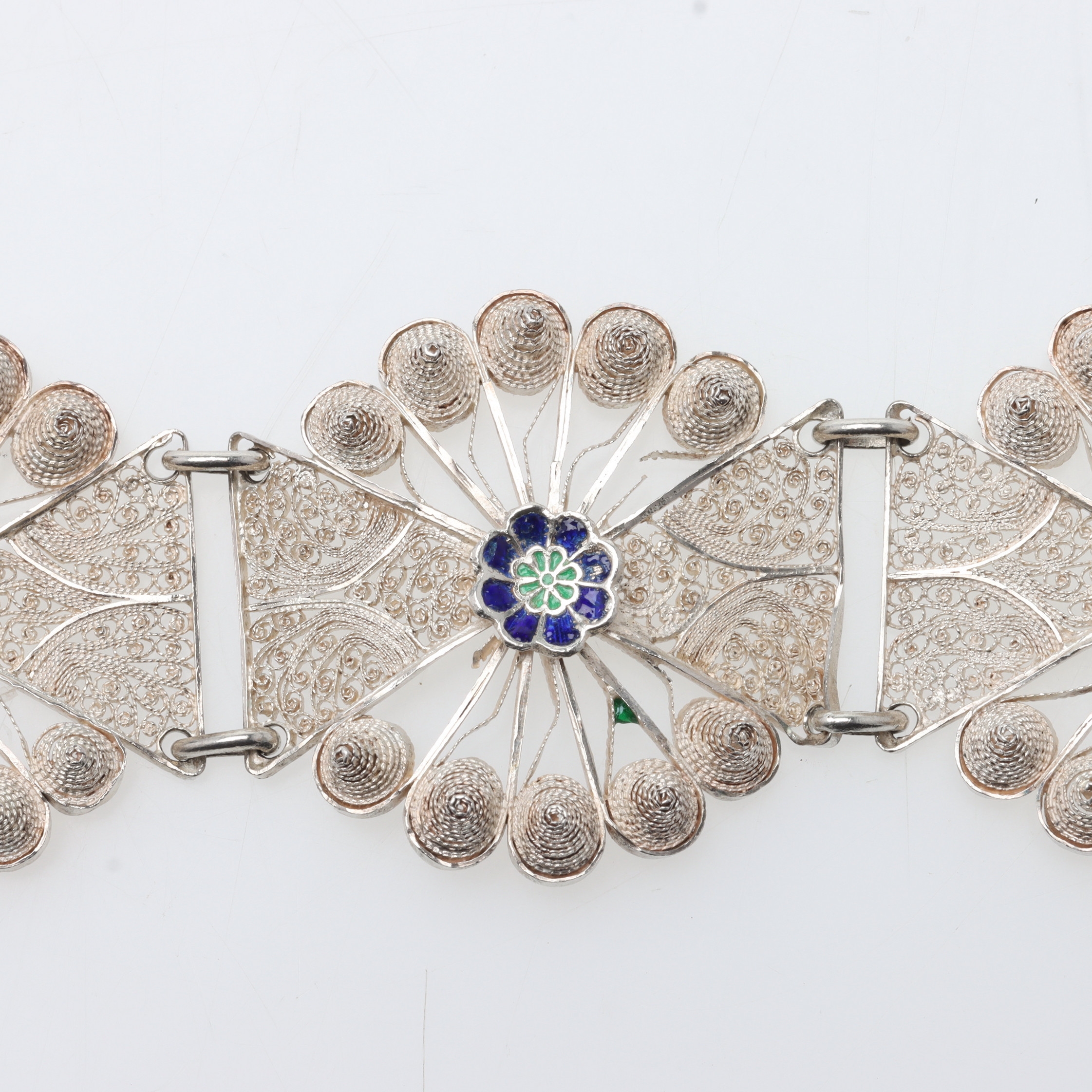 ARMBAND, sterlingsilver, filigranarbete med emalj.