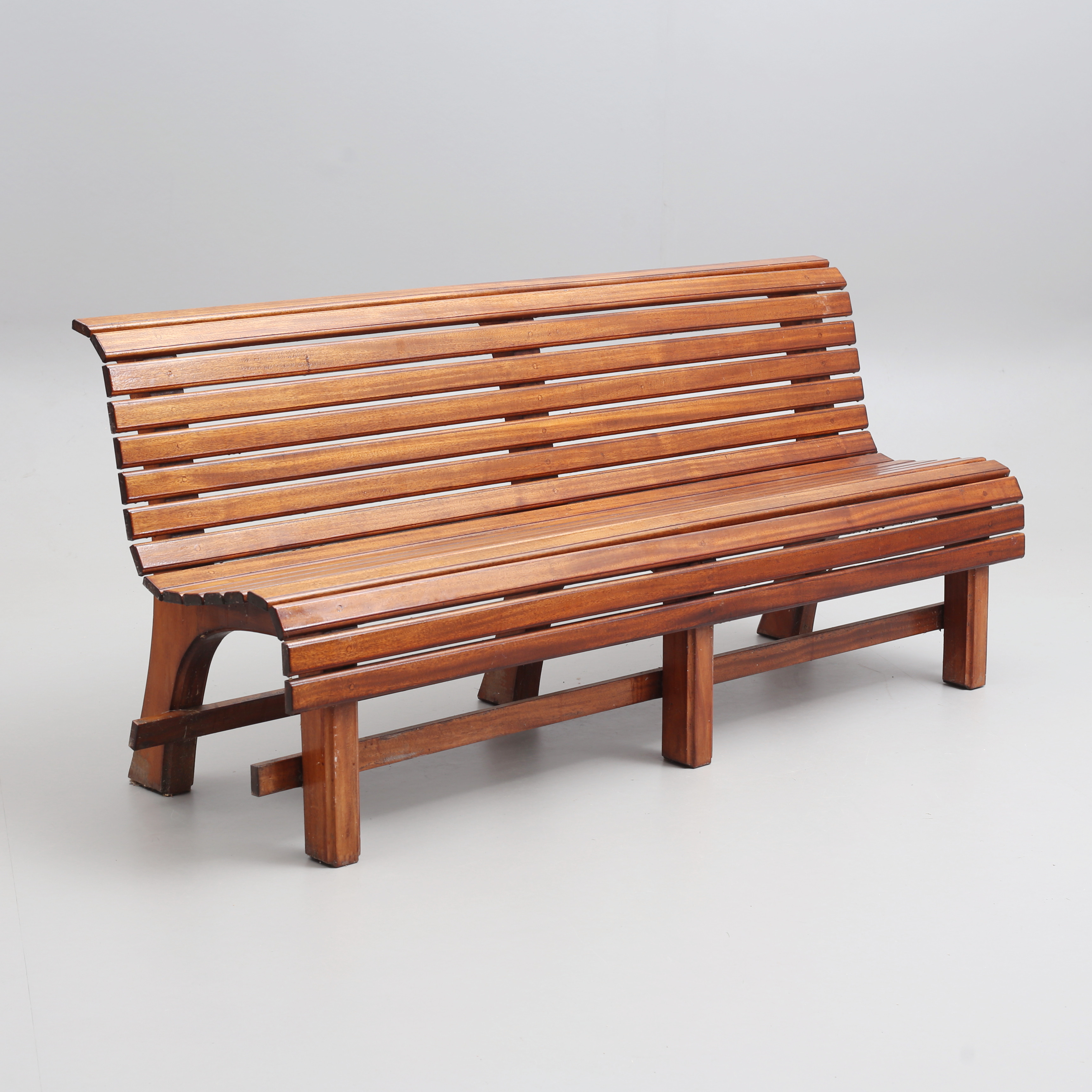 TRÄDGÅRDSSOFFA, mahogny, 2000-tal.